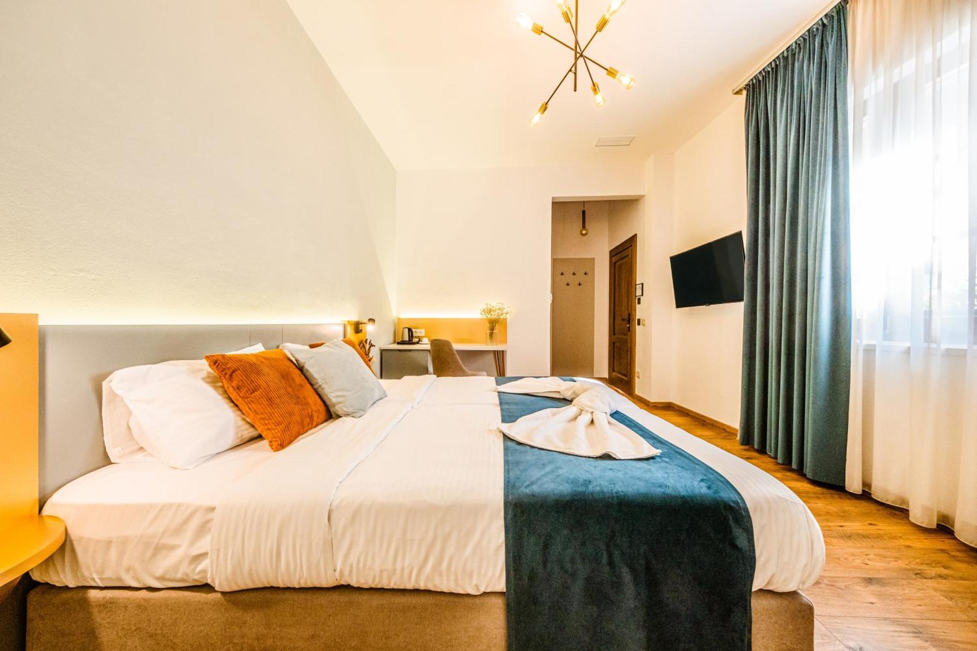 Budget Double Room - Nicolae Balcescu 13