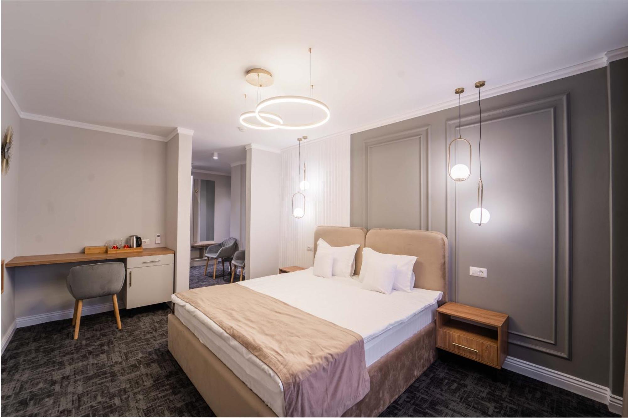 Deluxe King Room,1540167550:JPEG