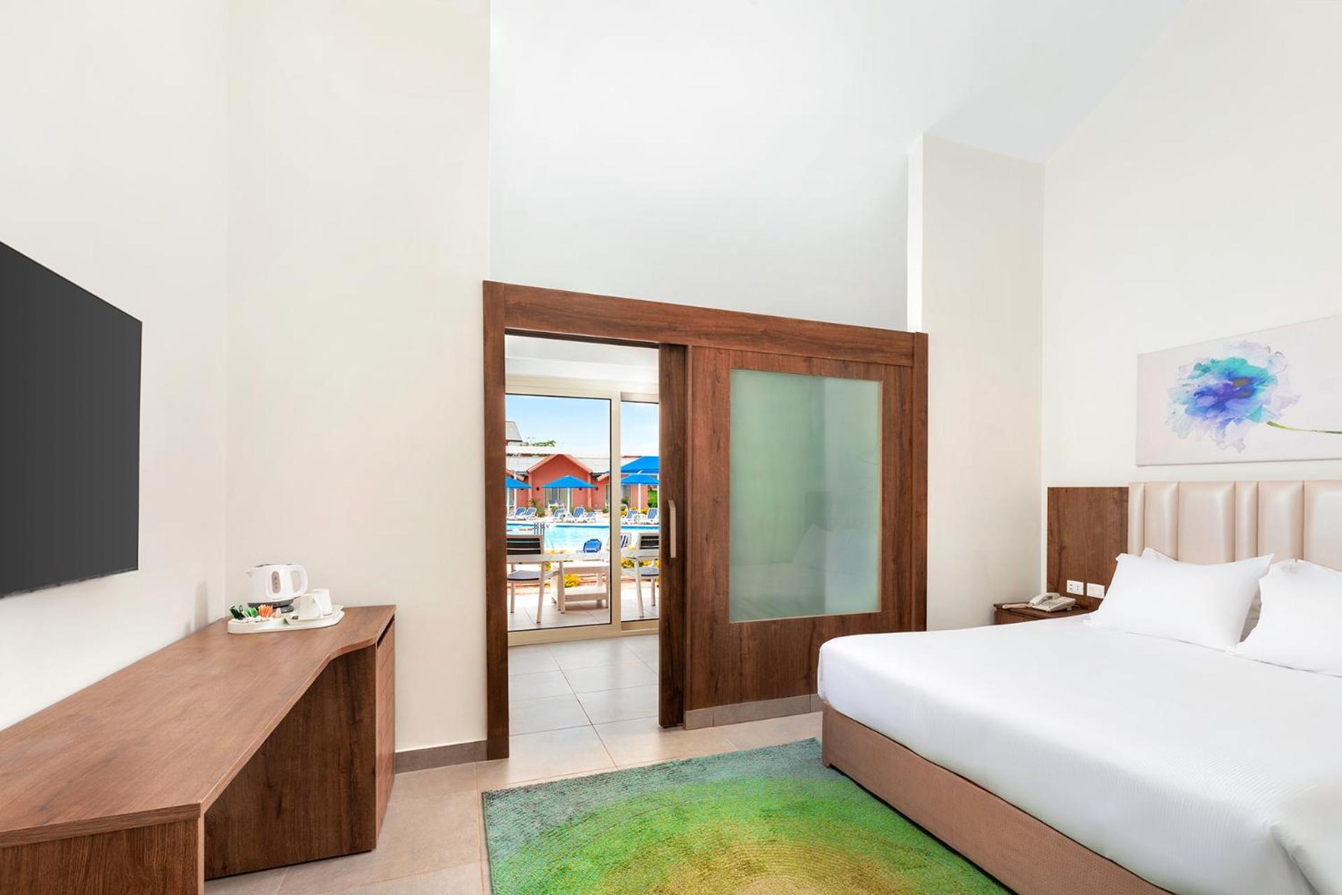 Bungalou superior cu vedere la piscină