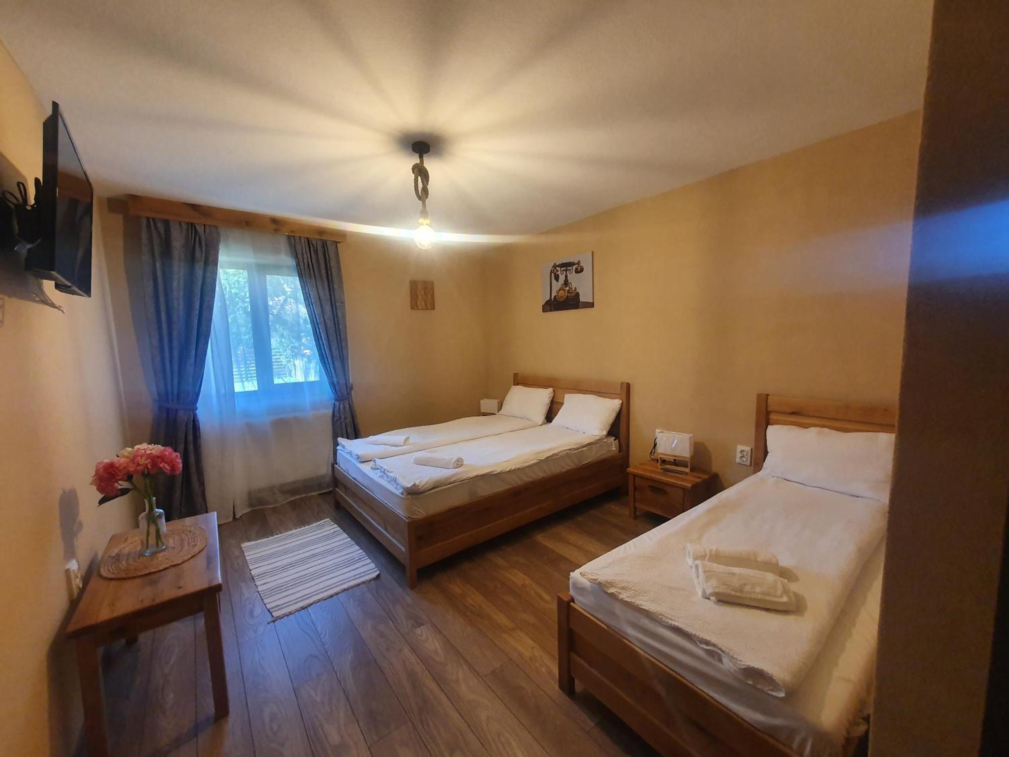 Cameră triplă
