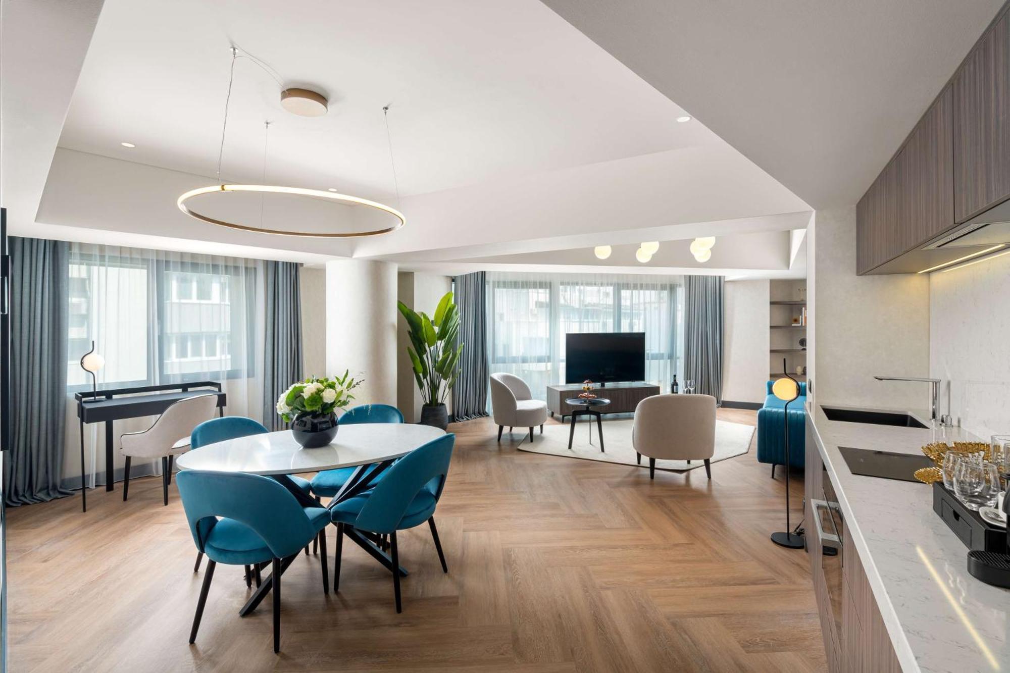 Suită King Executive cu acces la lounge