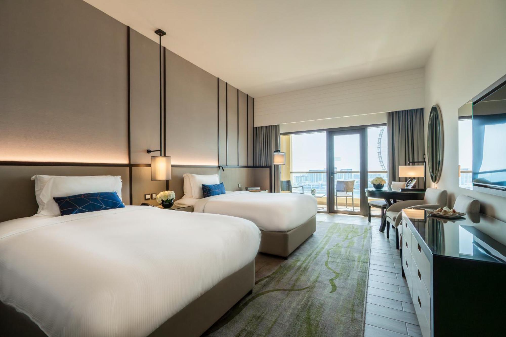 Cameră Ain Dubai cu vedere la mare şi balcon - pat twin