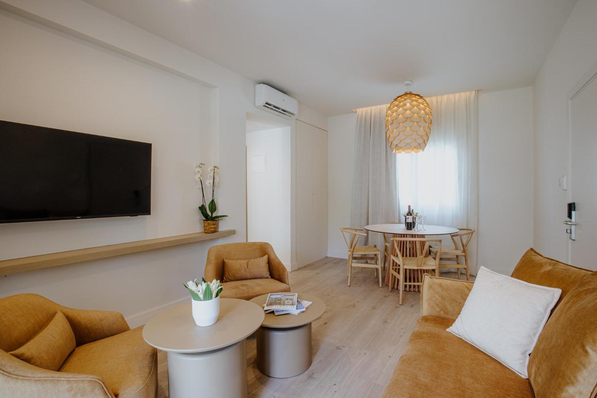 Apartament cu vedere la grădină (situat la 70 m de clădirea principală a hotelului, într-un complex anex)