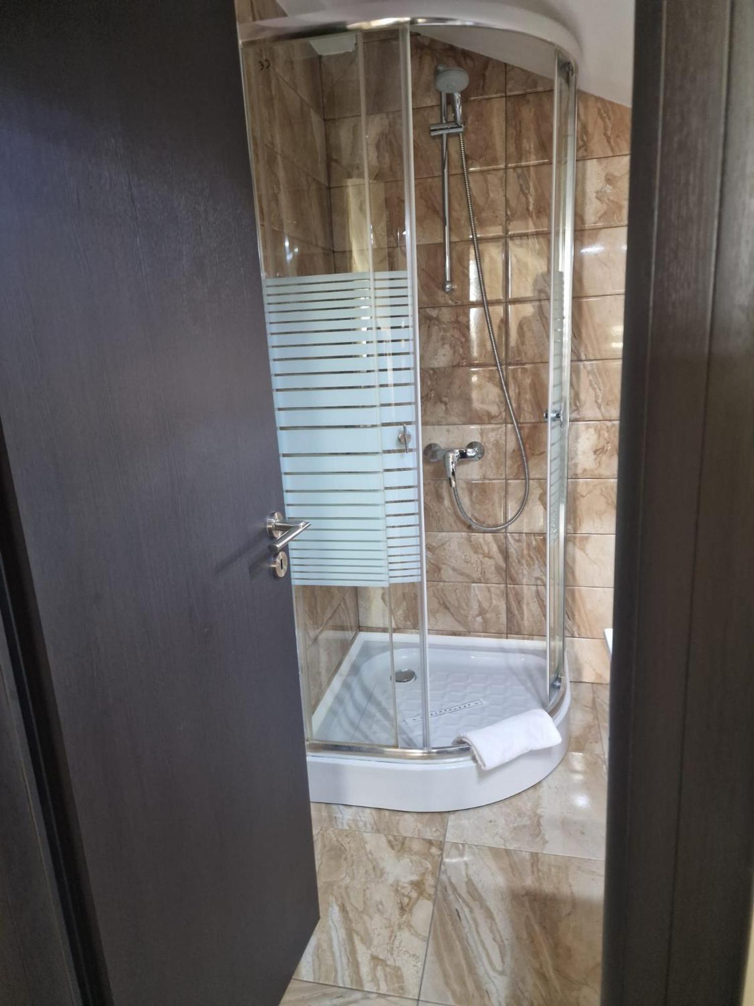 Cameră dublă Deluxe cu balcon