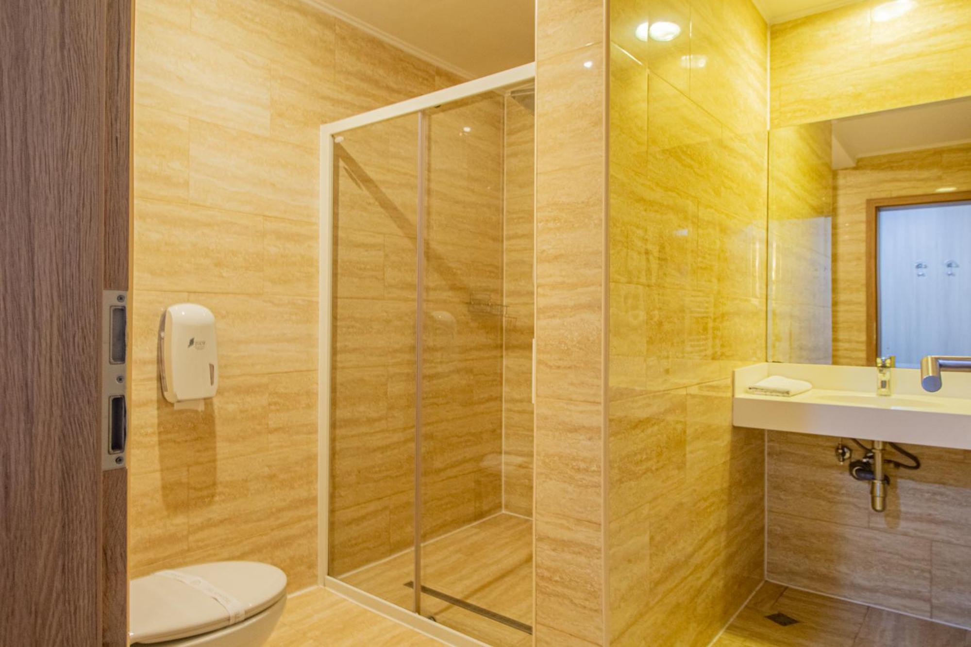 Double Room,1574697491:JPEG