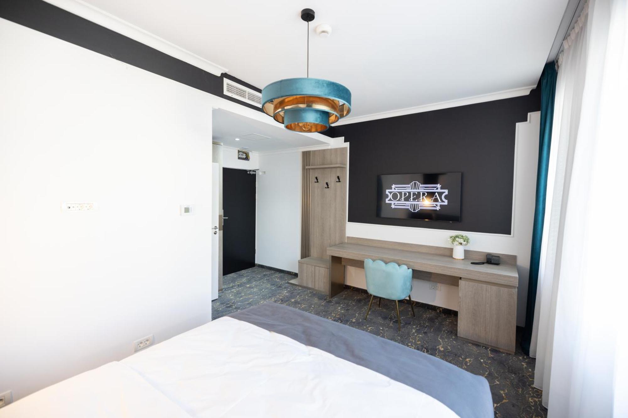 Double Room,1581650353:JPEG