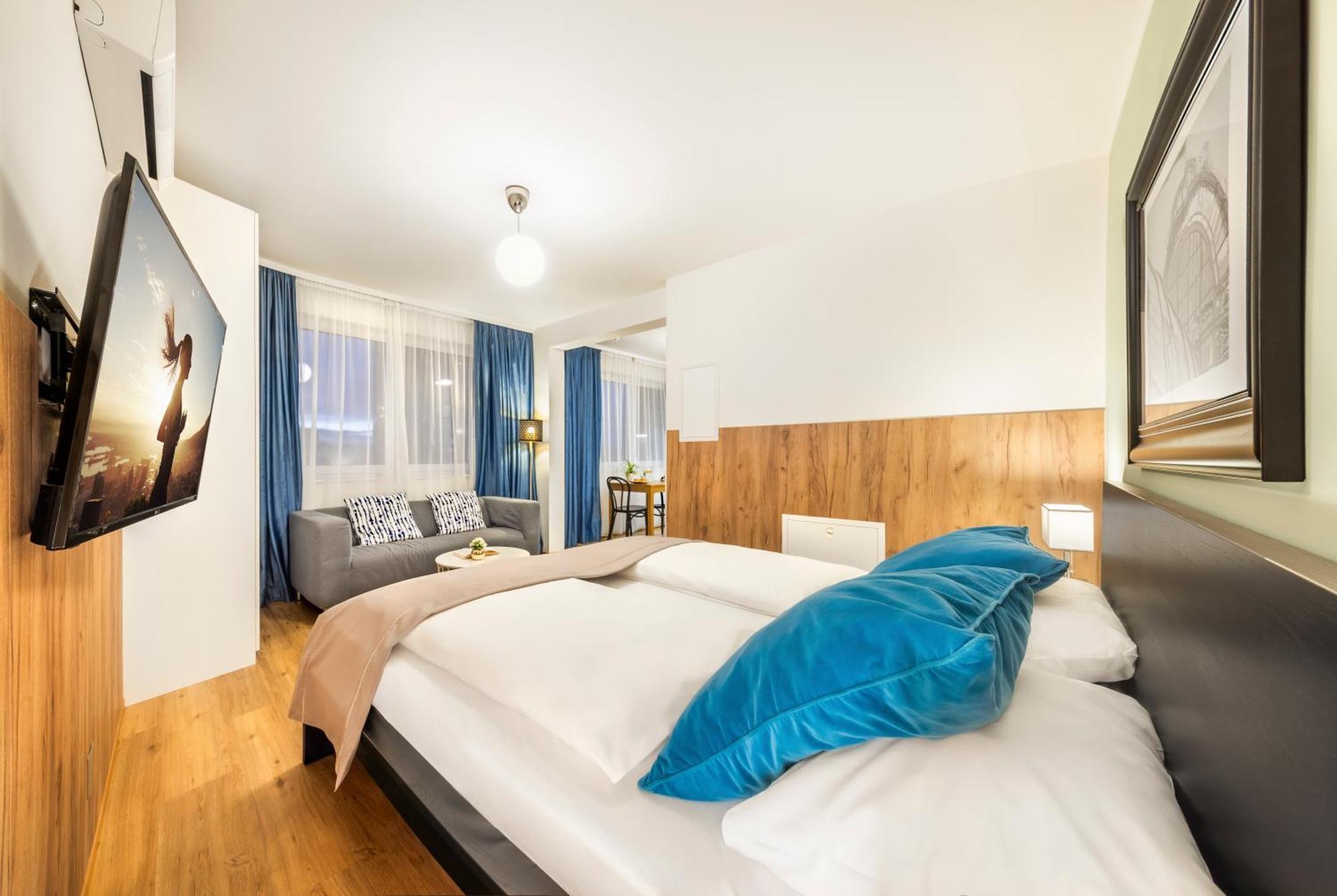 Studio superior cu balcon