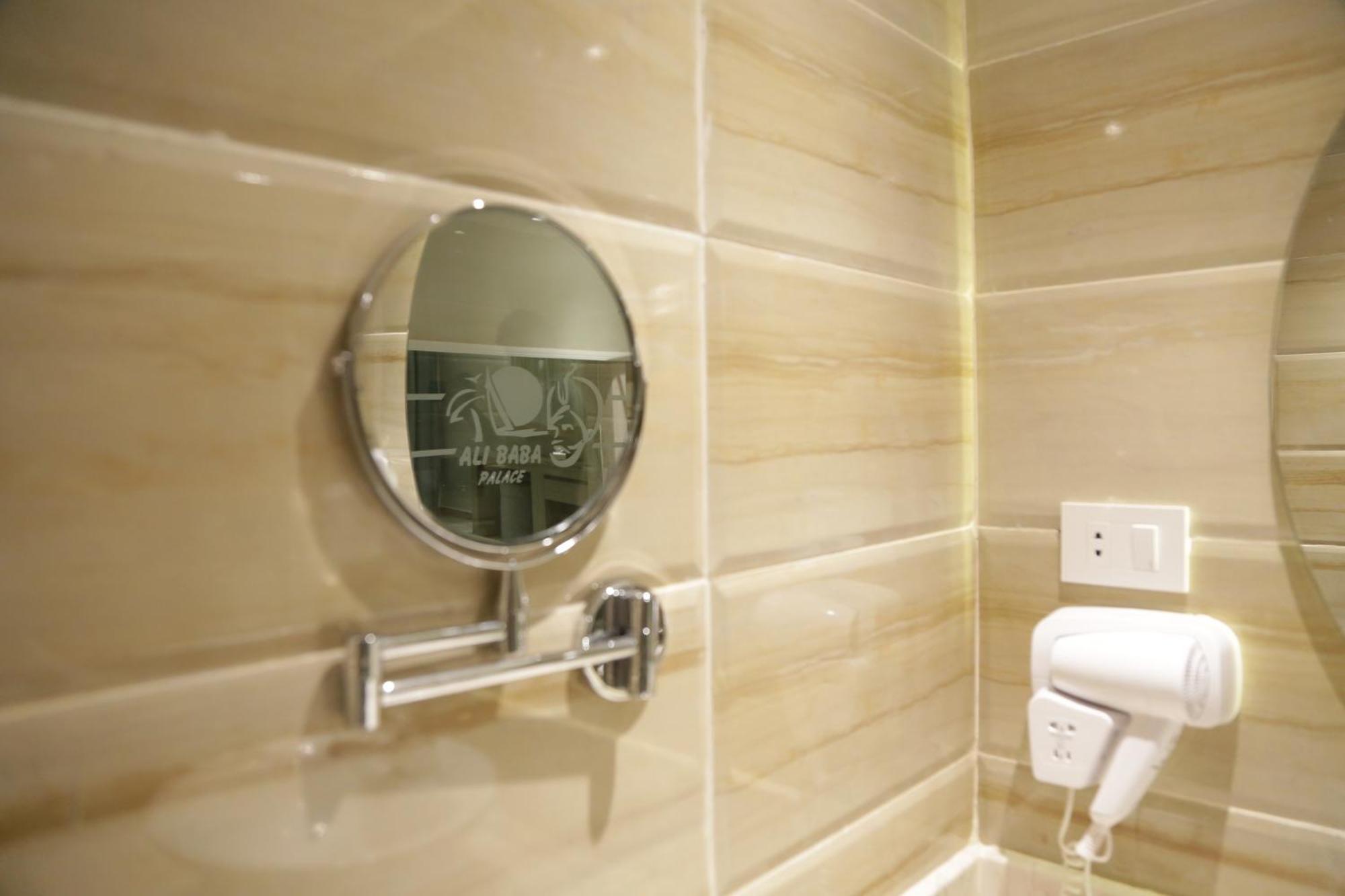 Cameră dublă sau twin Deluxe, cu vedere la piscină