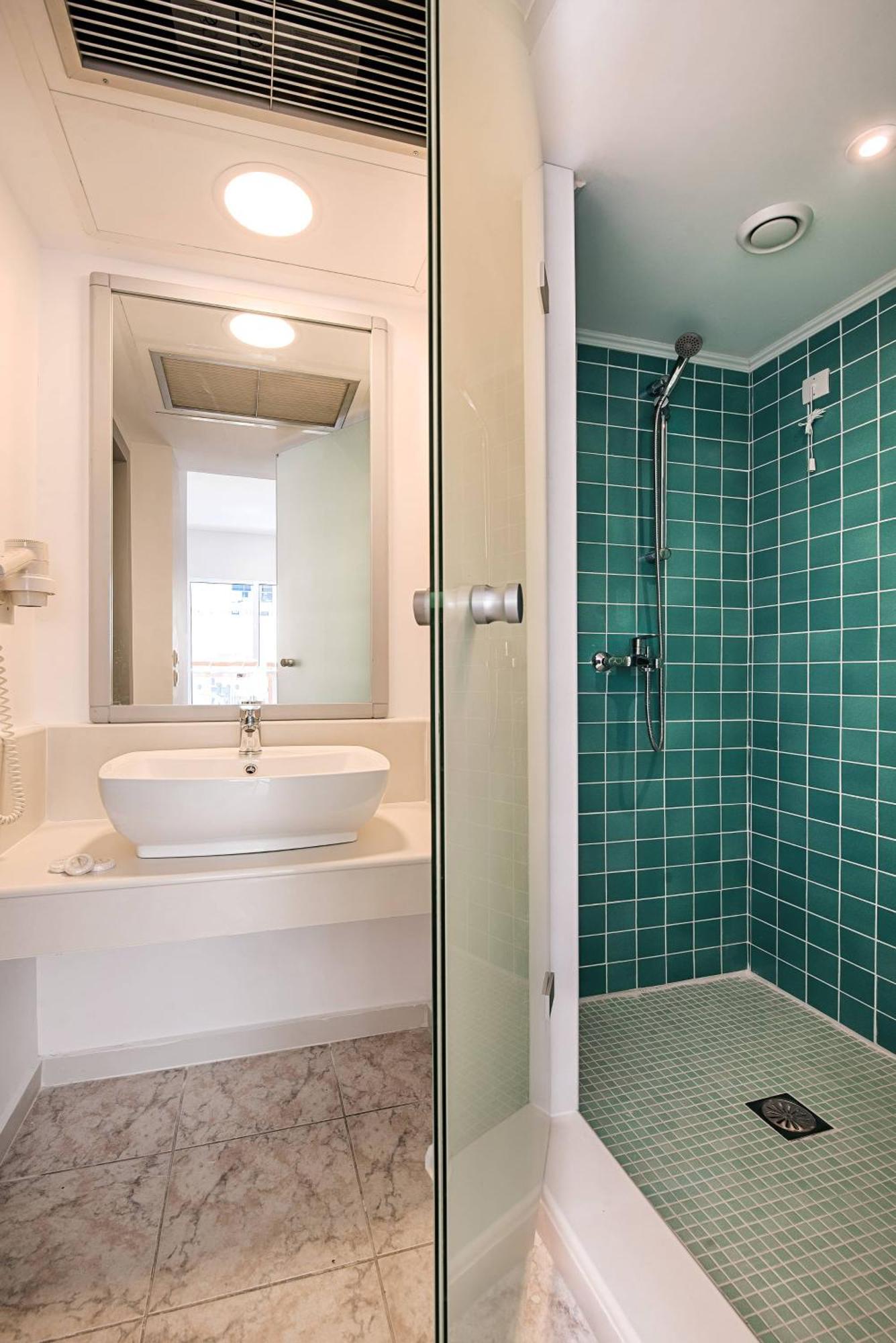 One-Bedroom Apartment 2-4 Balcony