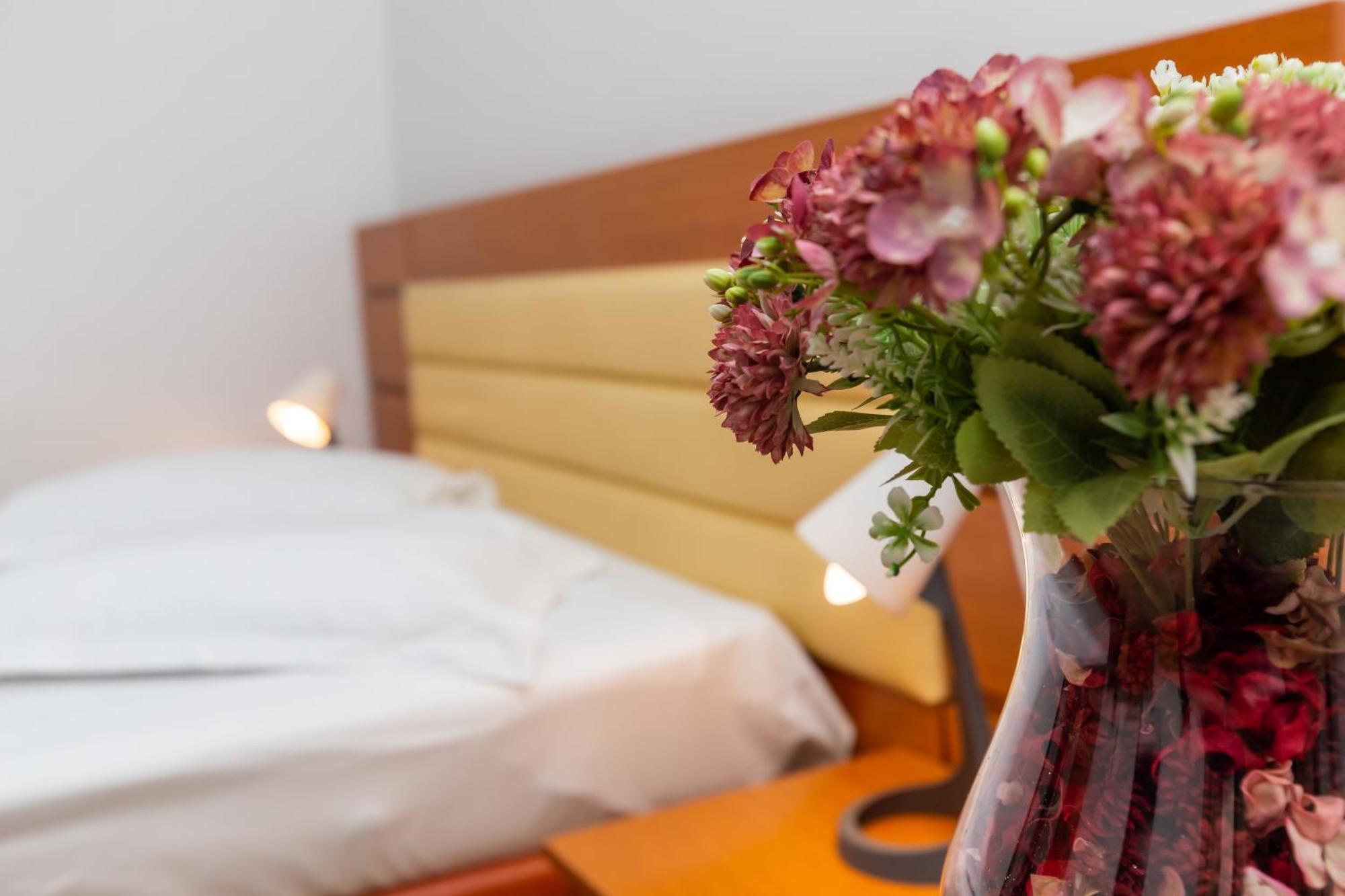 Triple Room,1596018223:JPEG