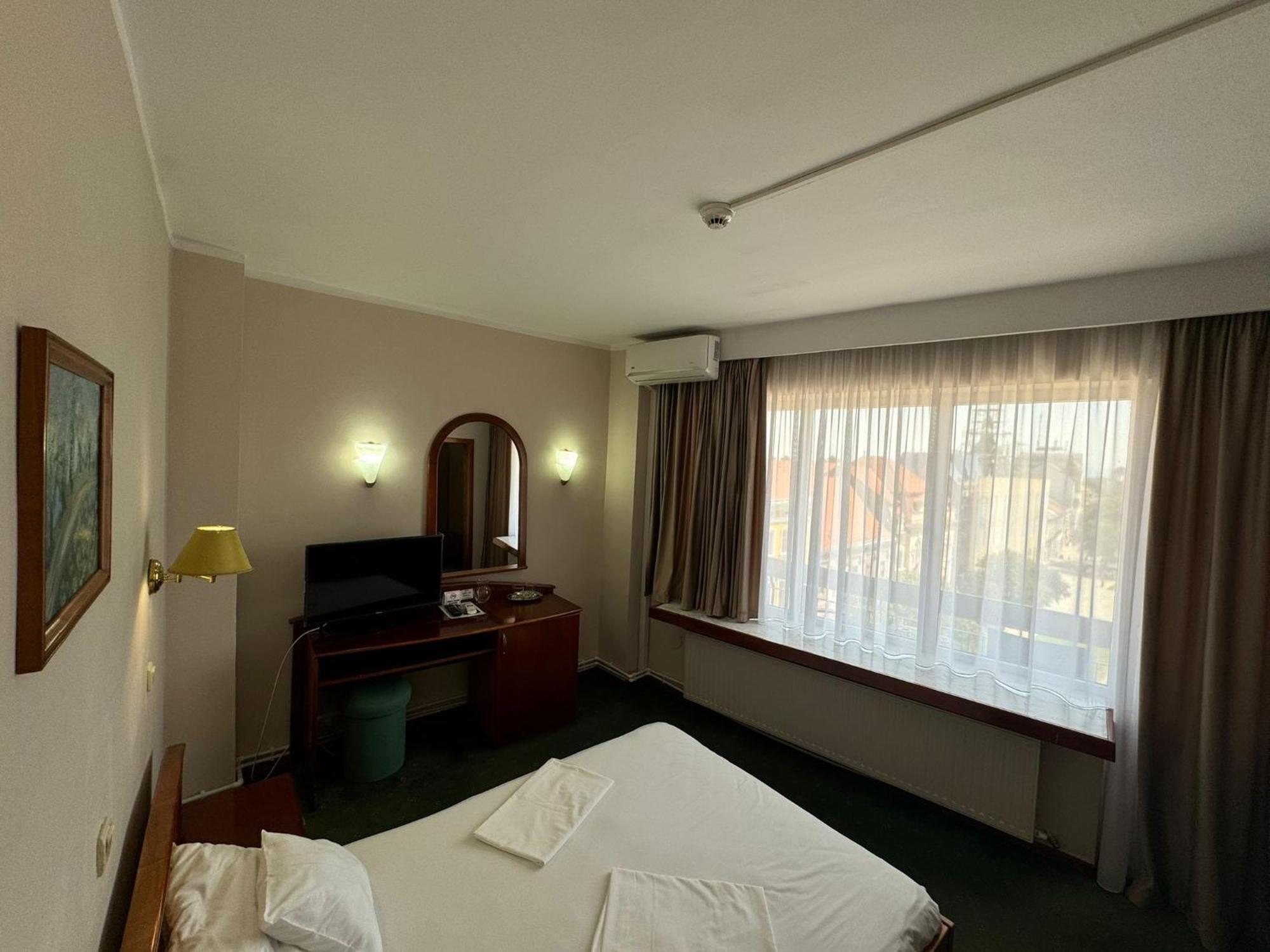 Double or Twin Room,1600570511:JPEG