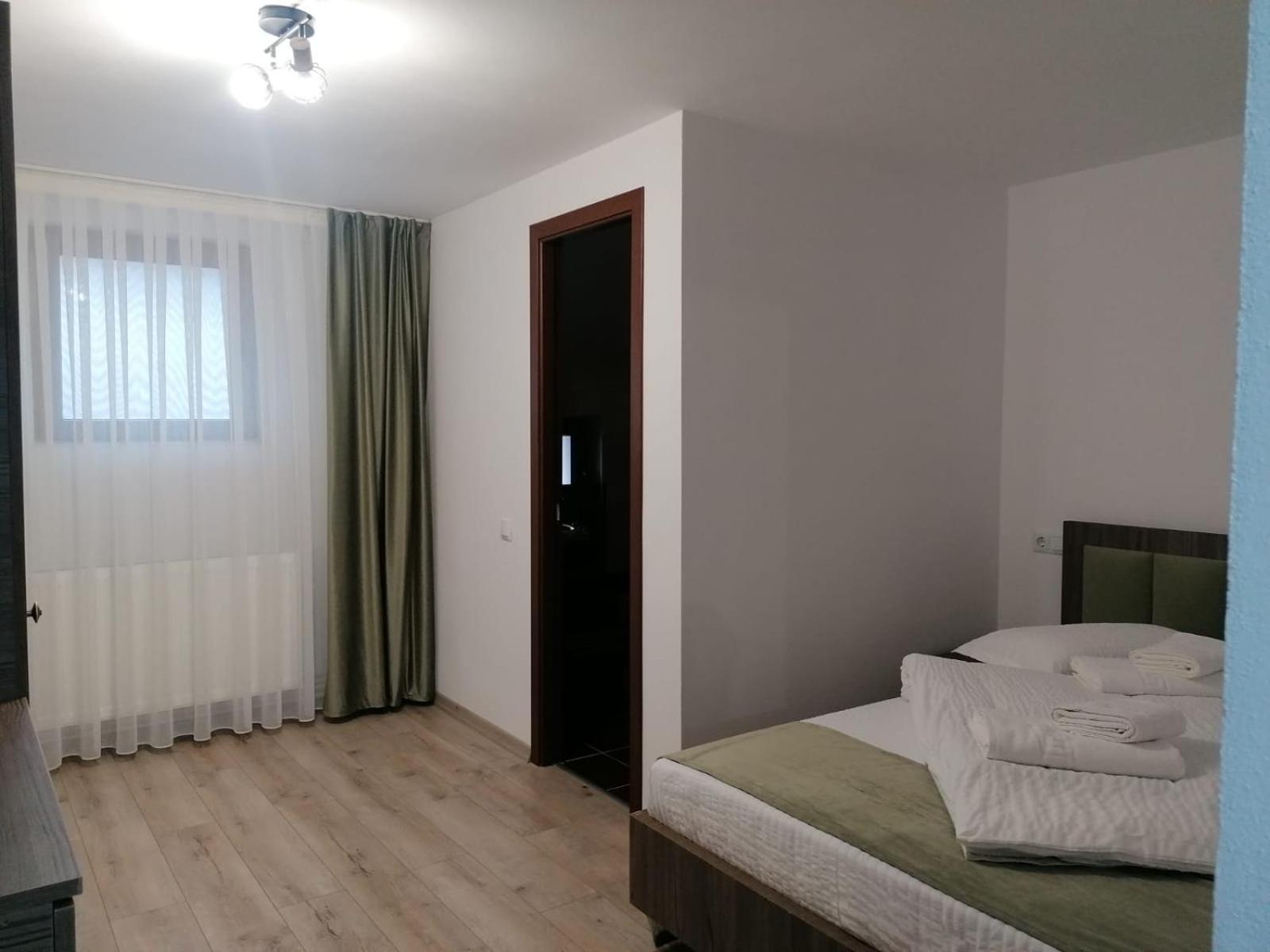 Cameră triplă