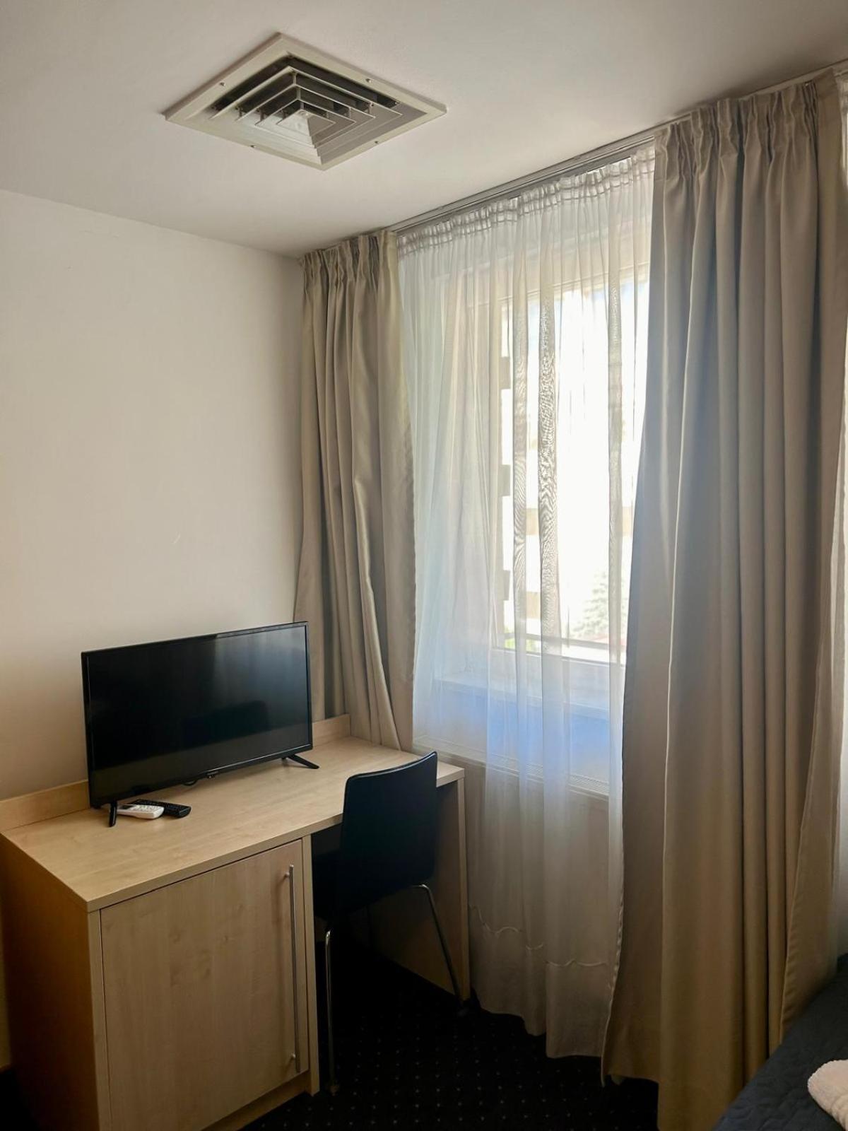 Standard Suite,1616877755:JPEG