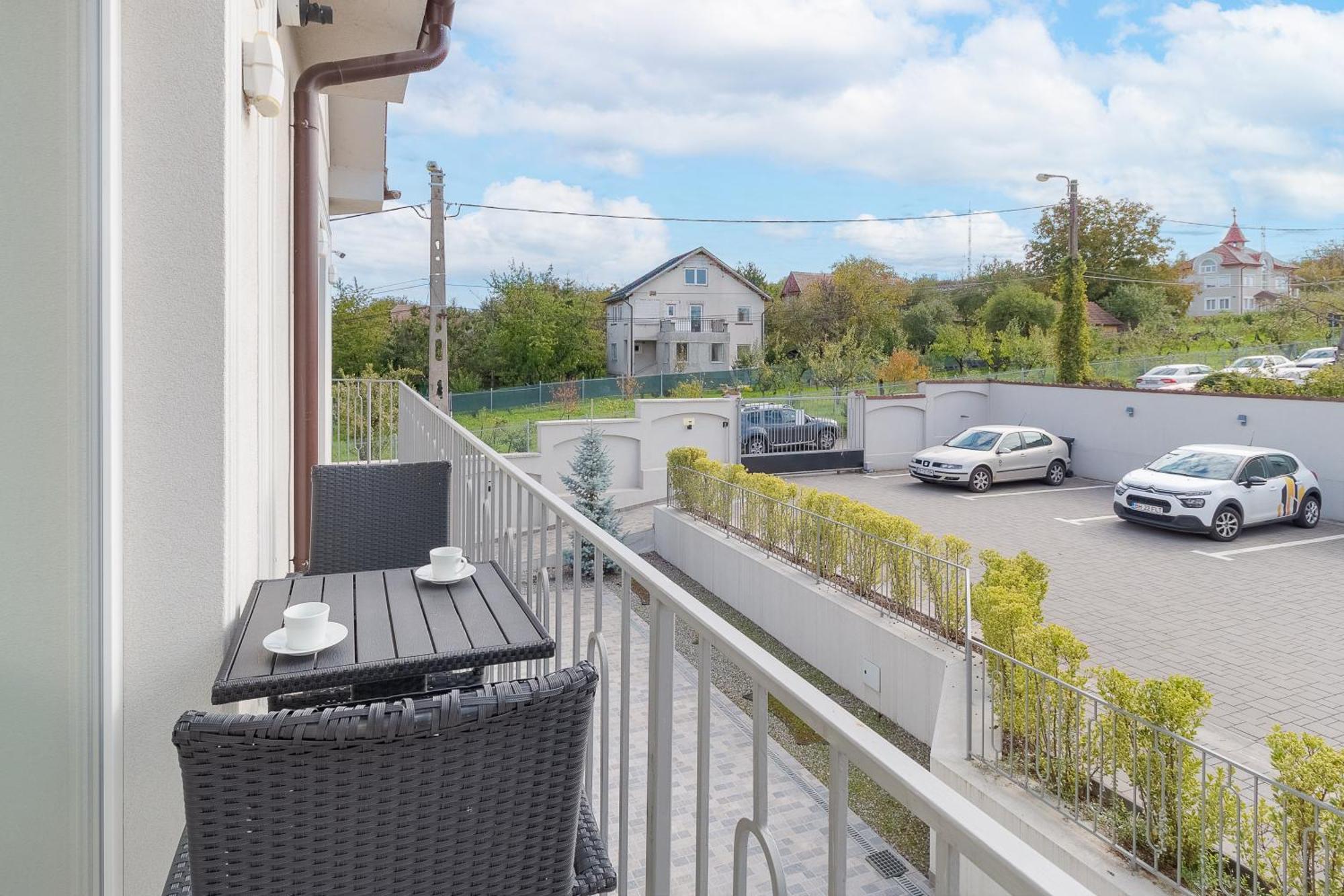 Apartament cu balcon