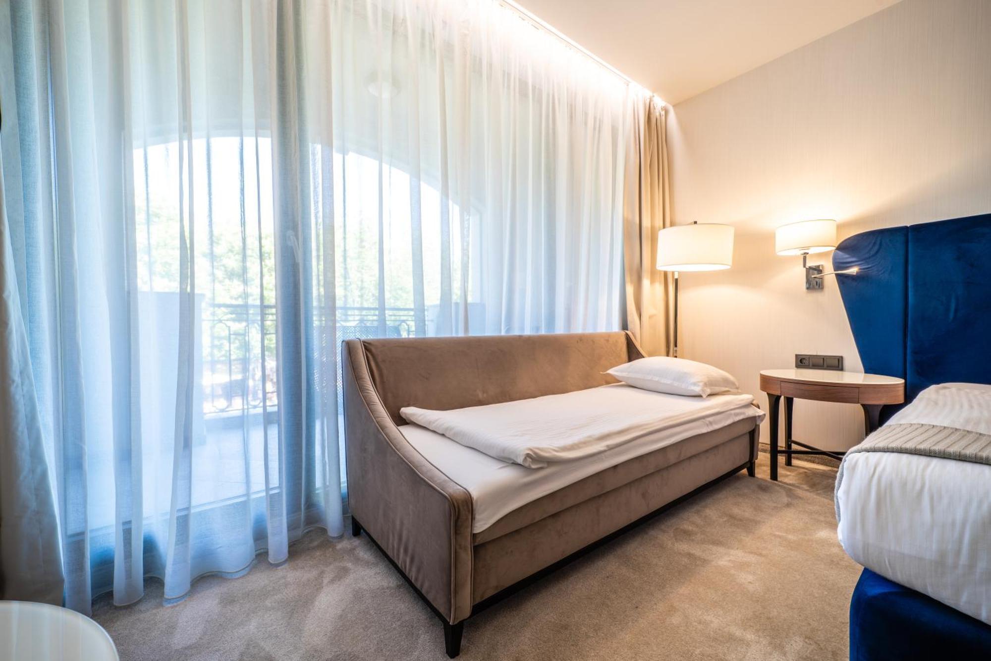 Cameră dublă cu balcon și vedere la mare și acces gratuit la AquaHouse Thermal & Beach