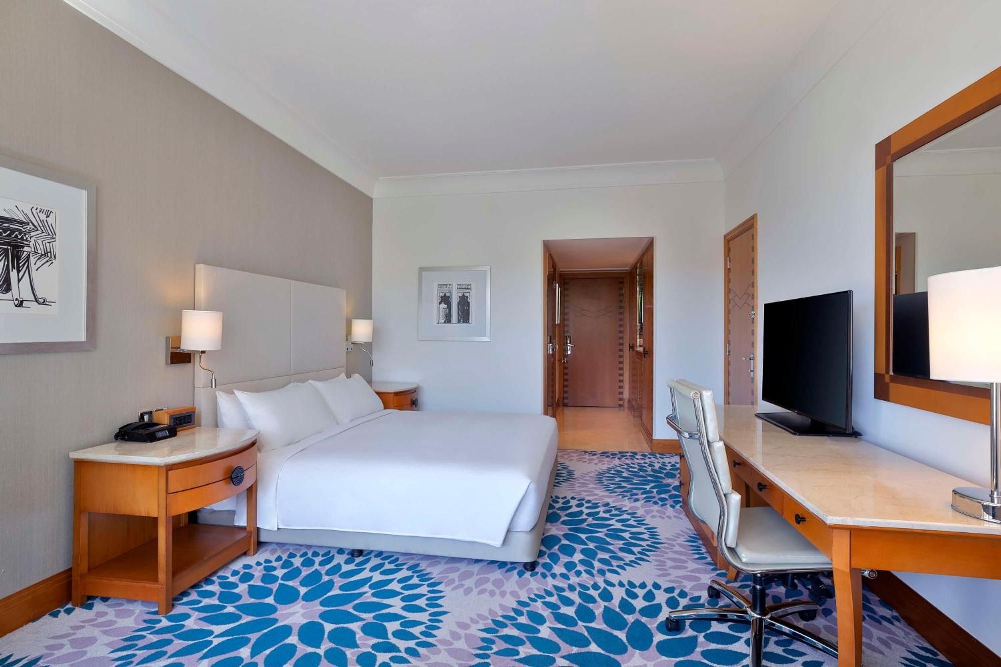 Cameră King Deluxe cu vedere la mare şi balcon