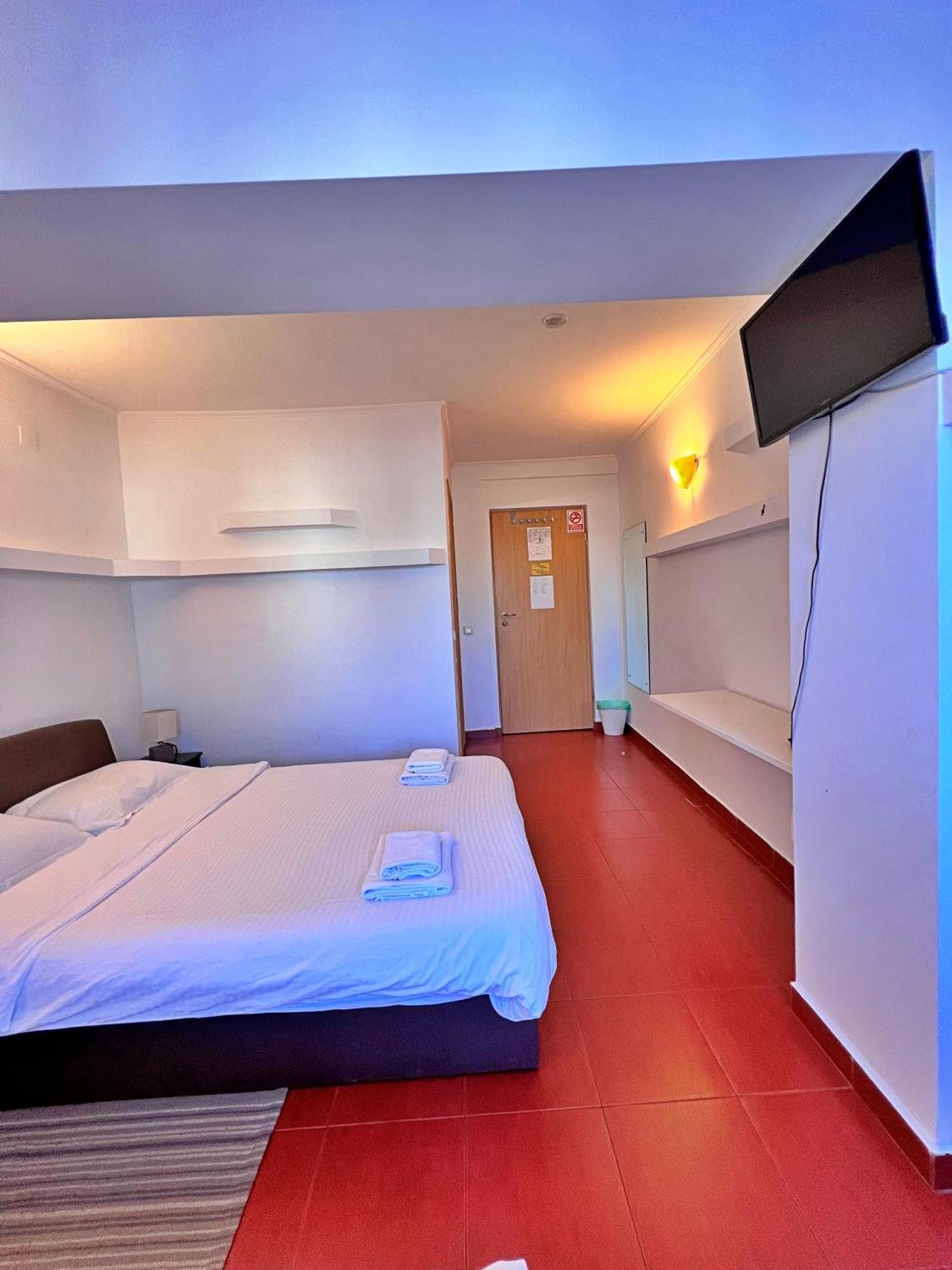 Triple Room,1622025930:JPEG