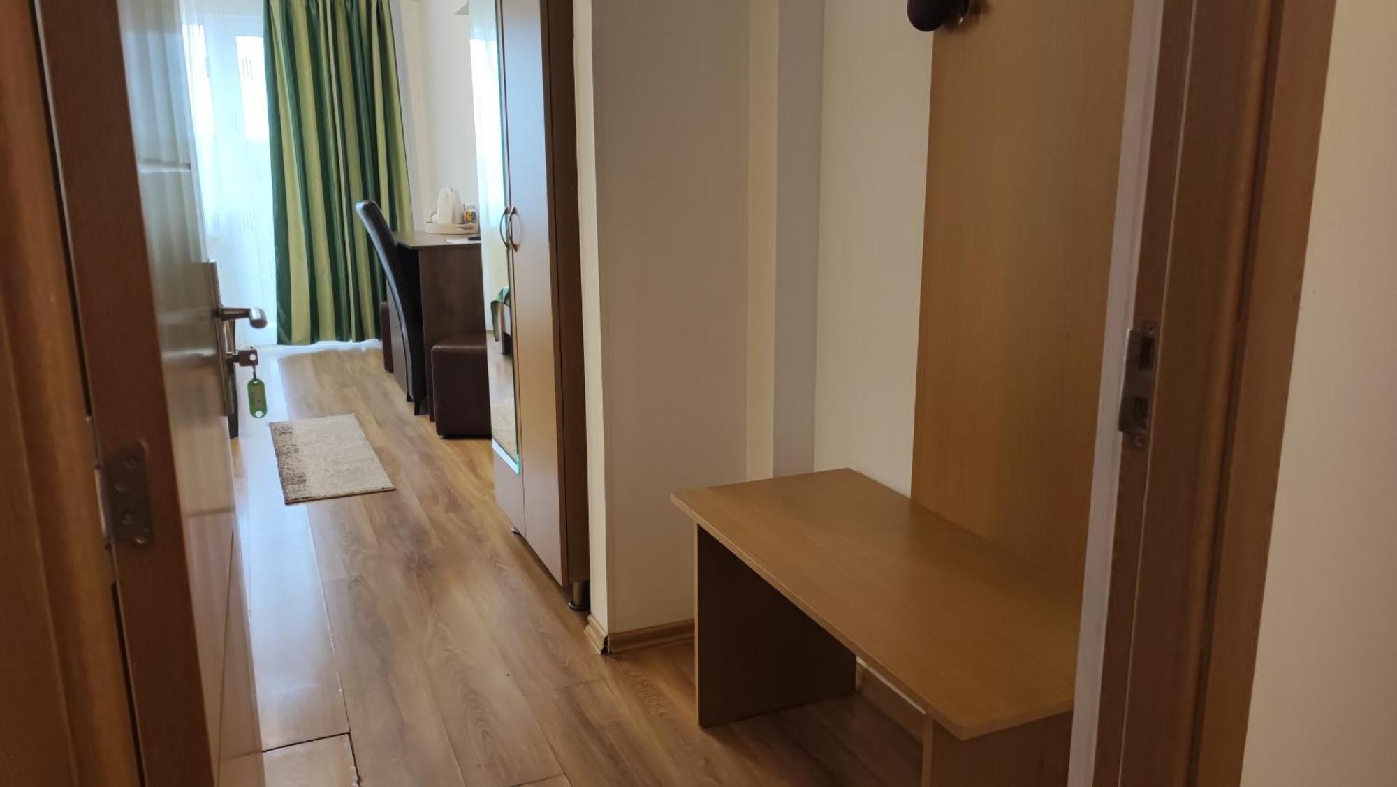 Cameră triplă cu balcon