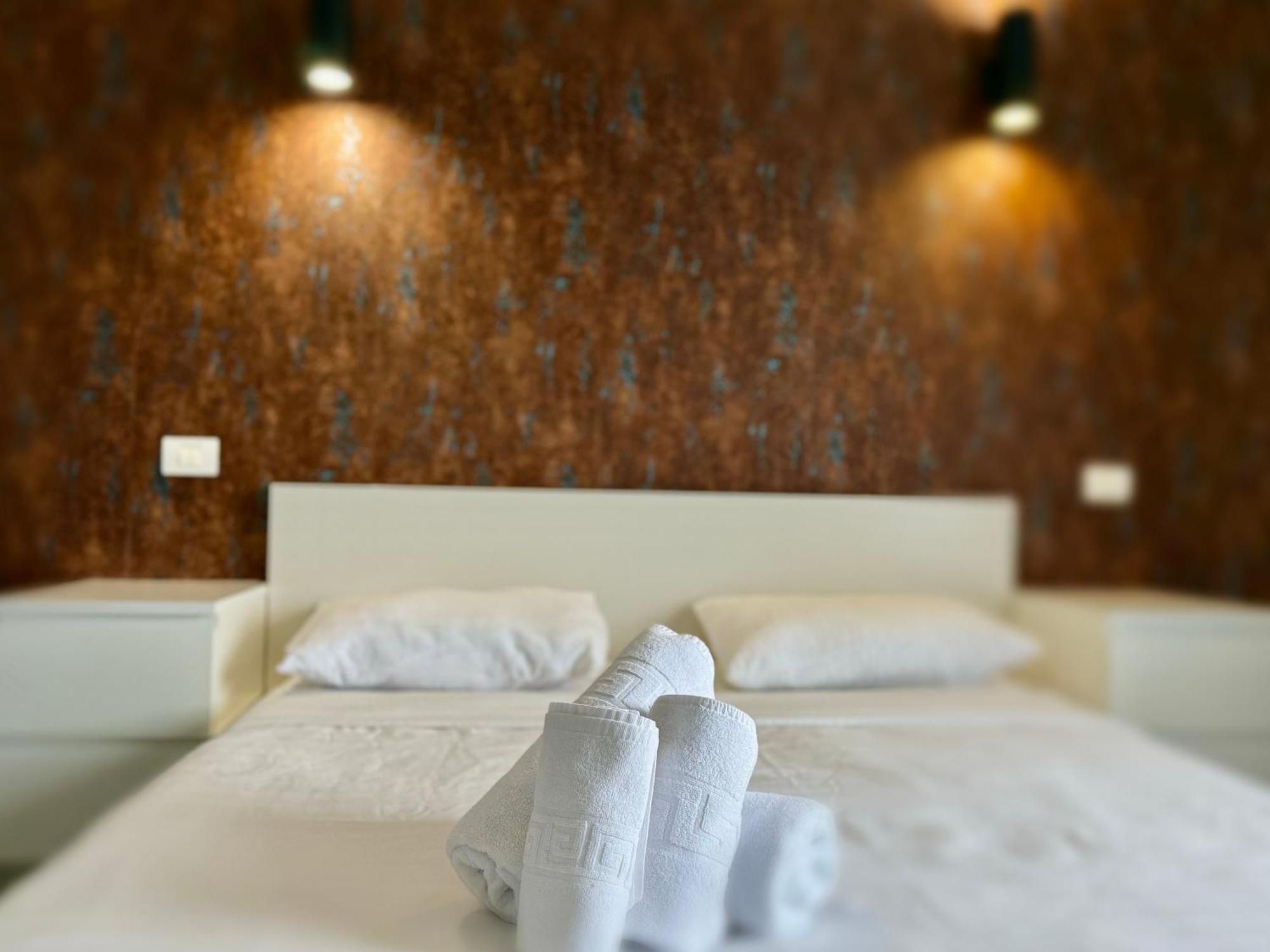 Double Room,1647733425:JPEG