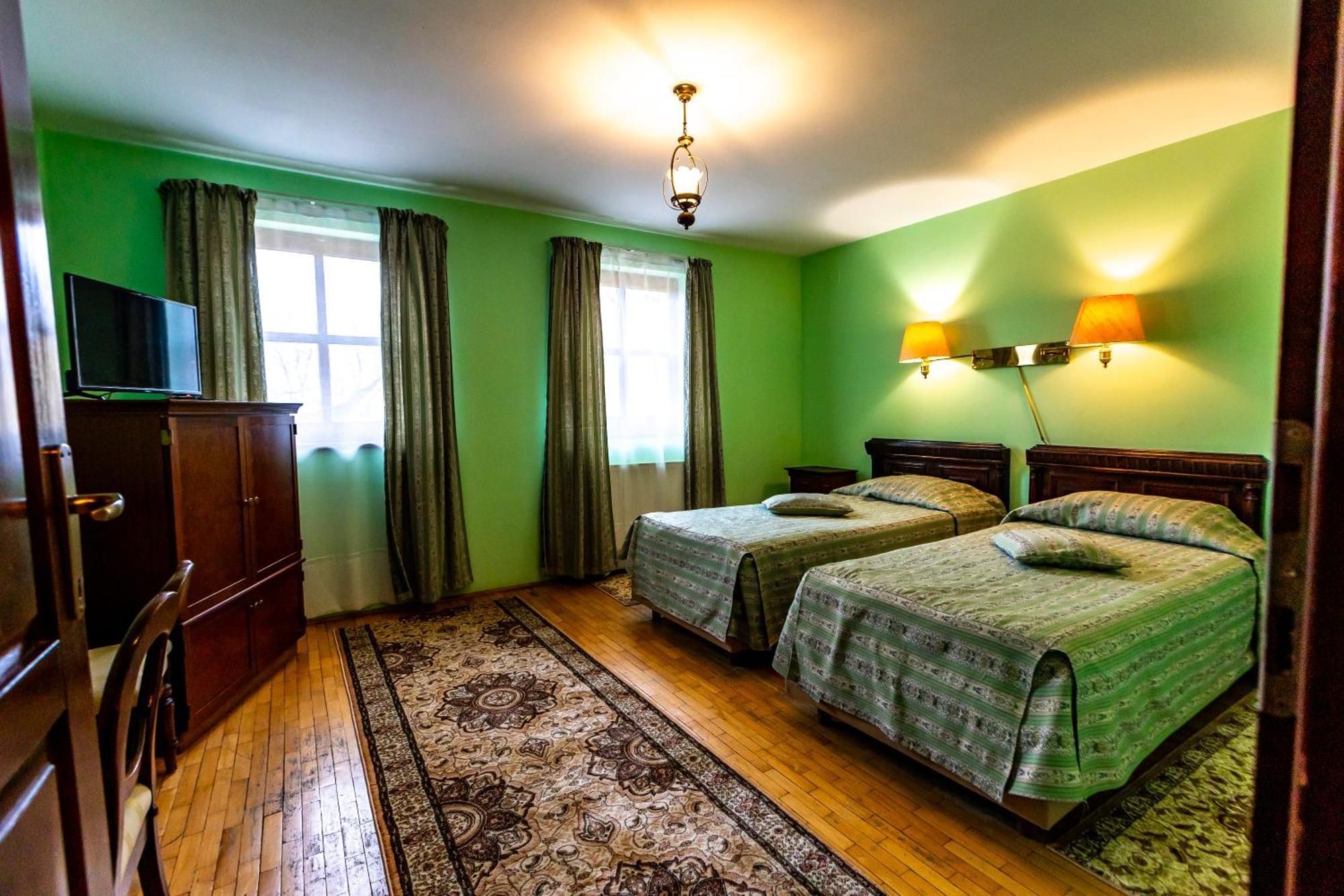 Twin Room,1654255422:JPEG
