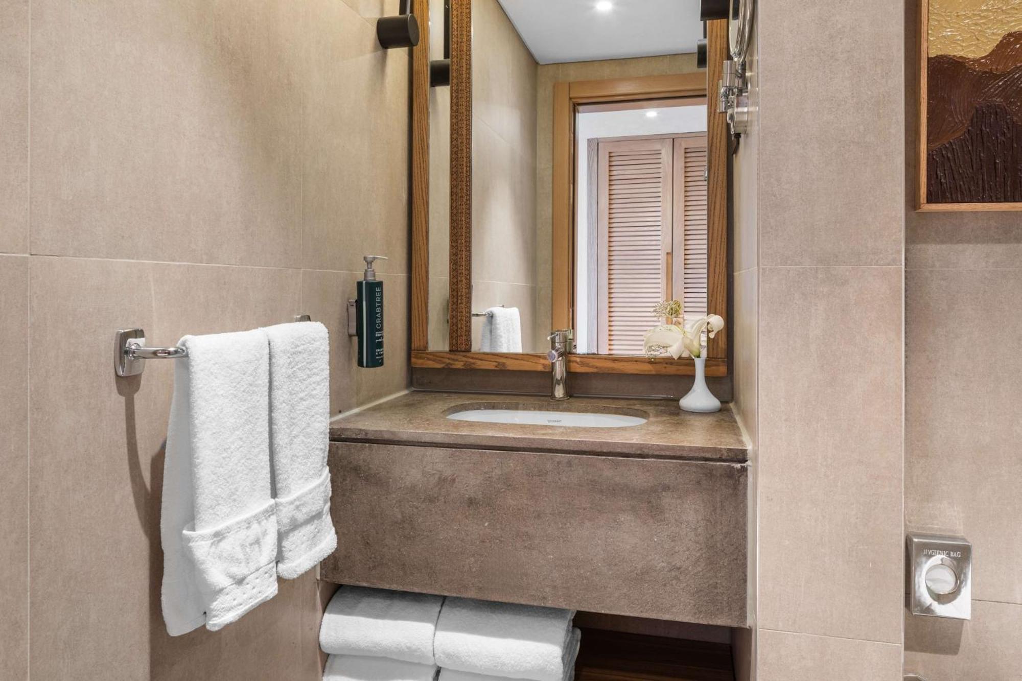 Premium Beachside Twin Room with Pool View