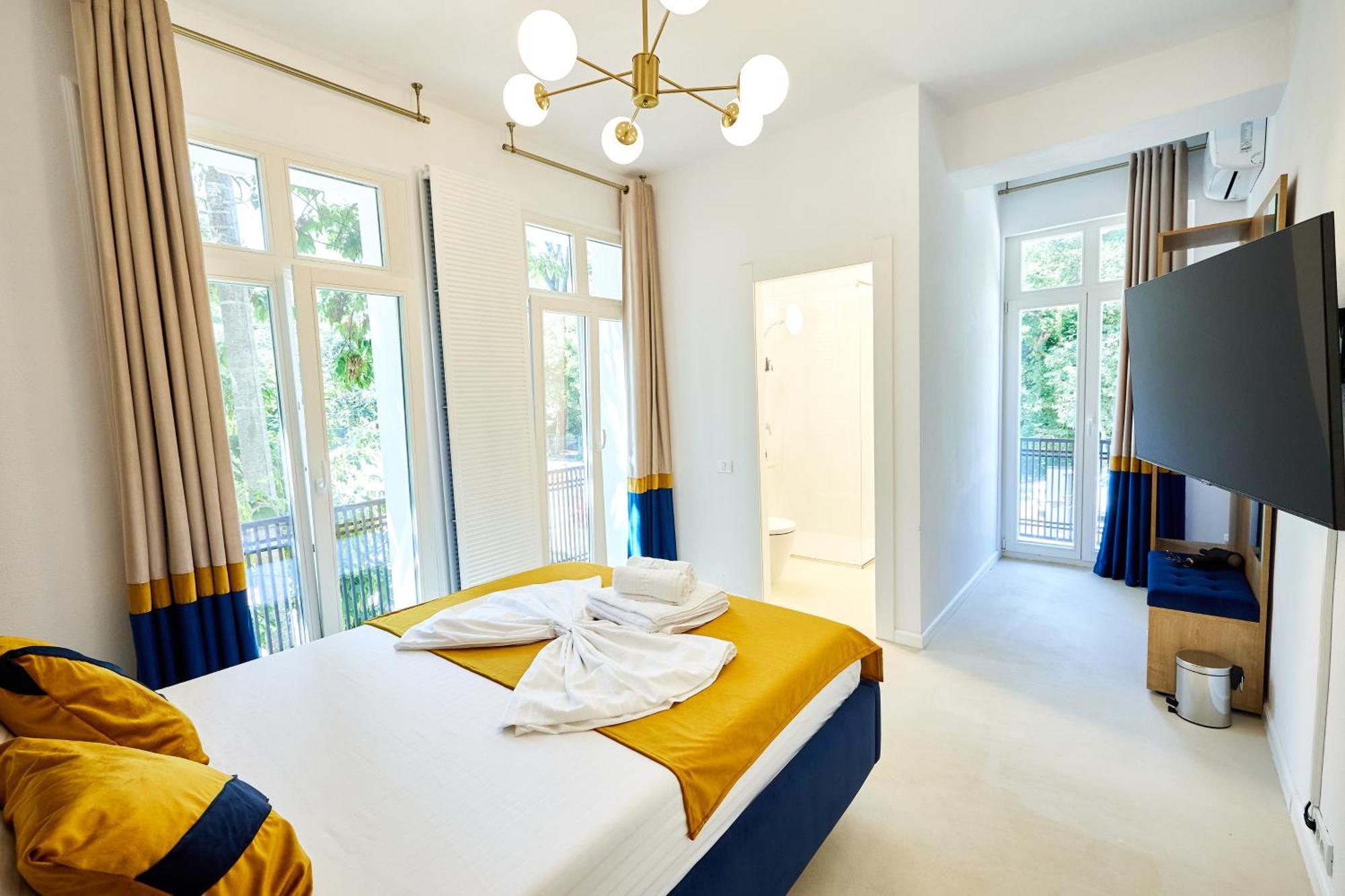 Cameră dublă Deluxe cu balcon