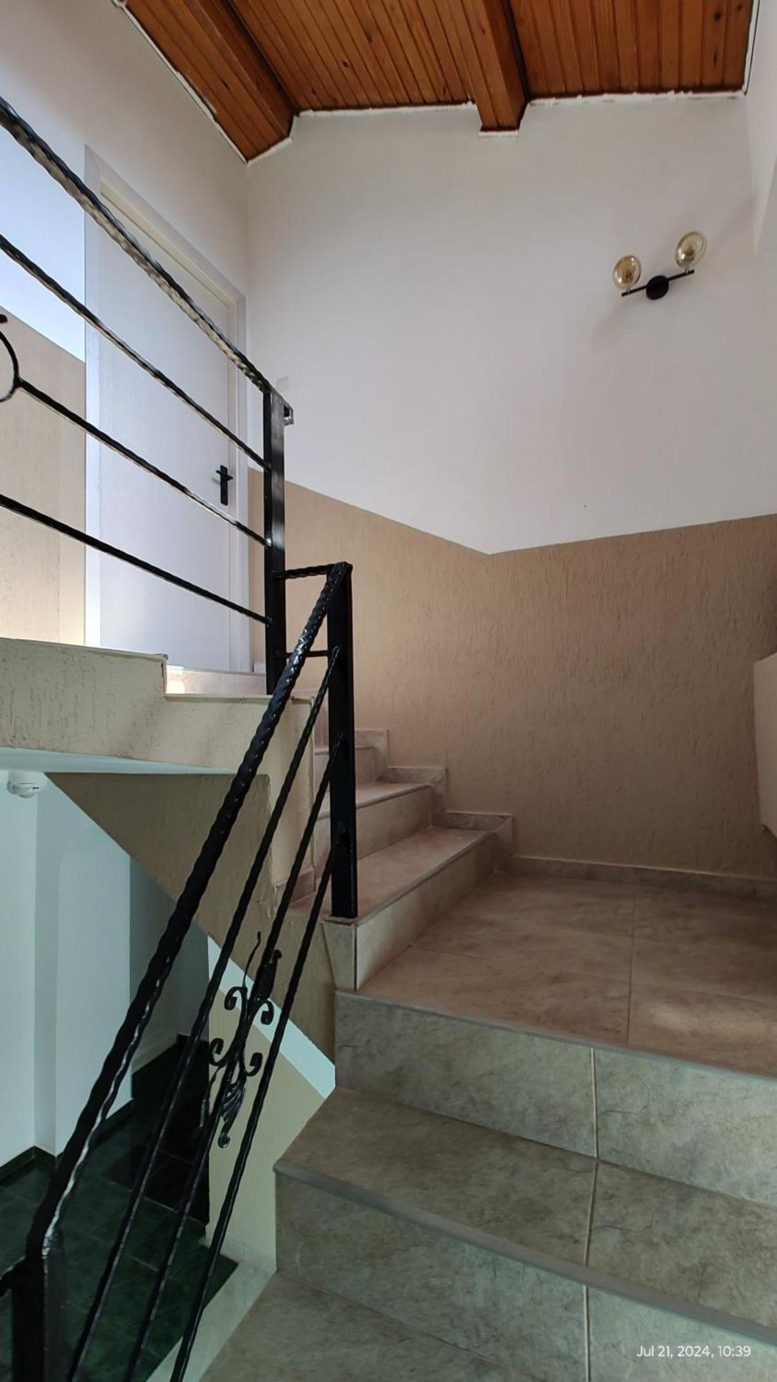 Apartament cu terasă