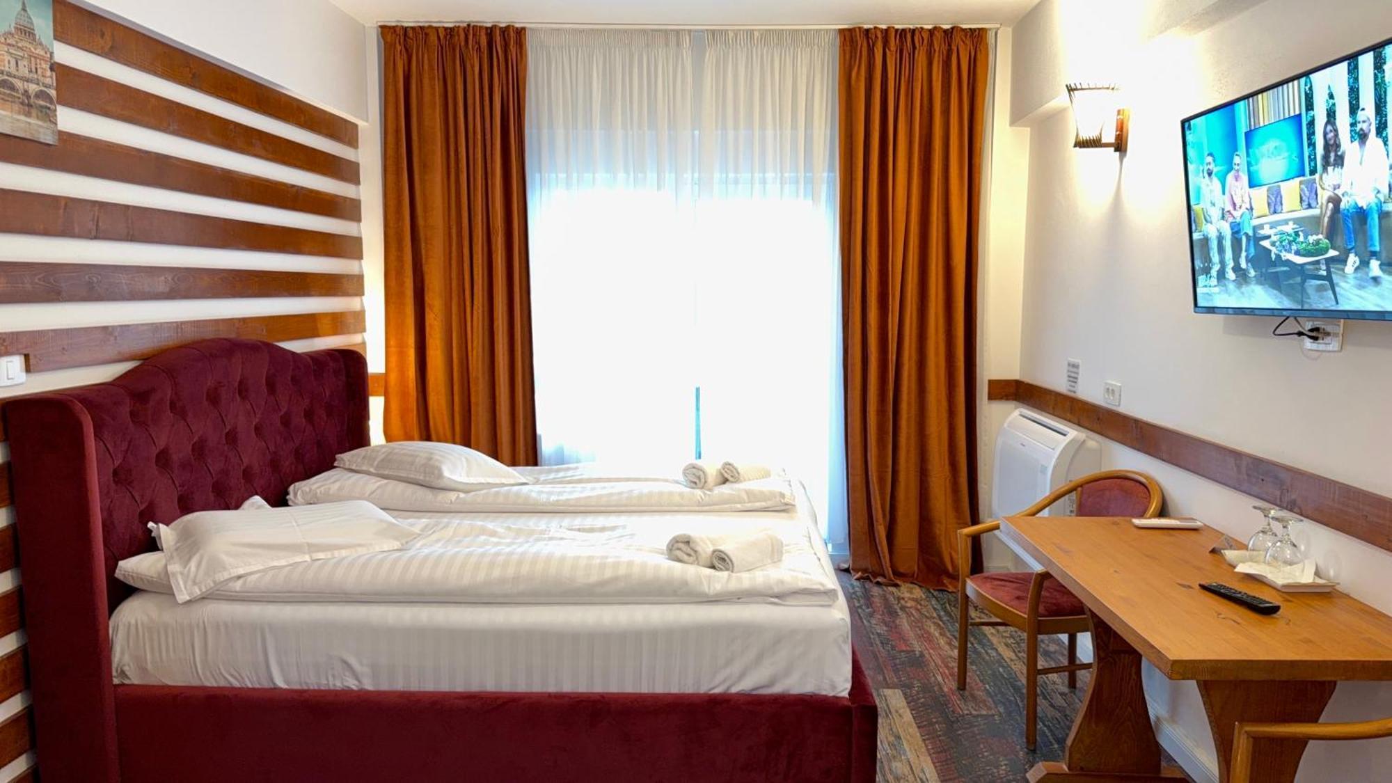 Triple Room with Balcony,1667469679:JPEG