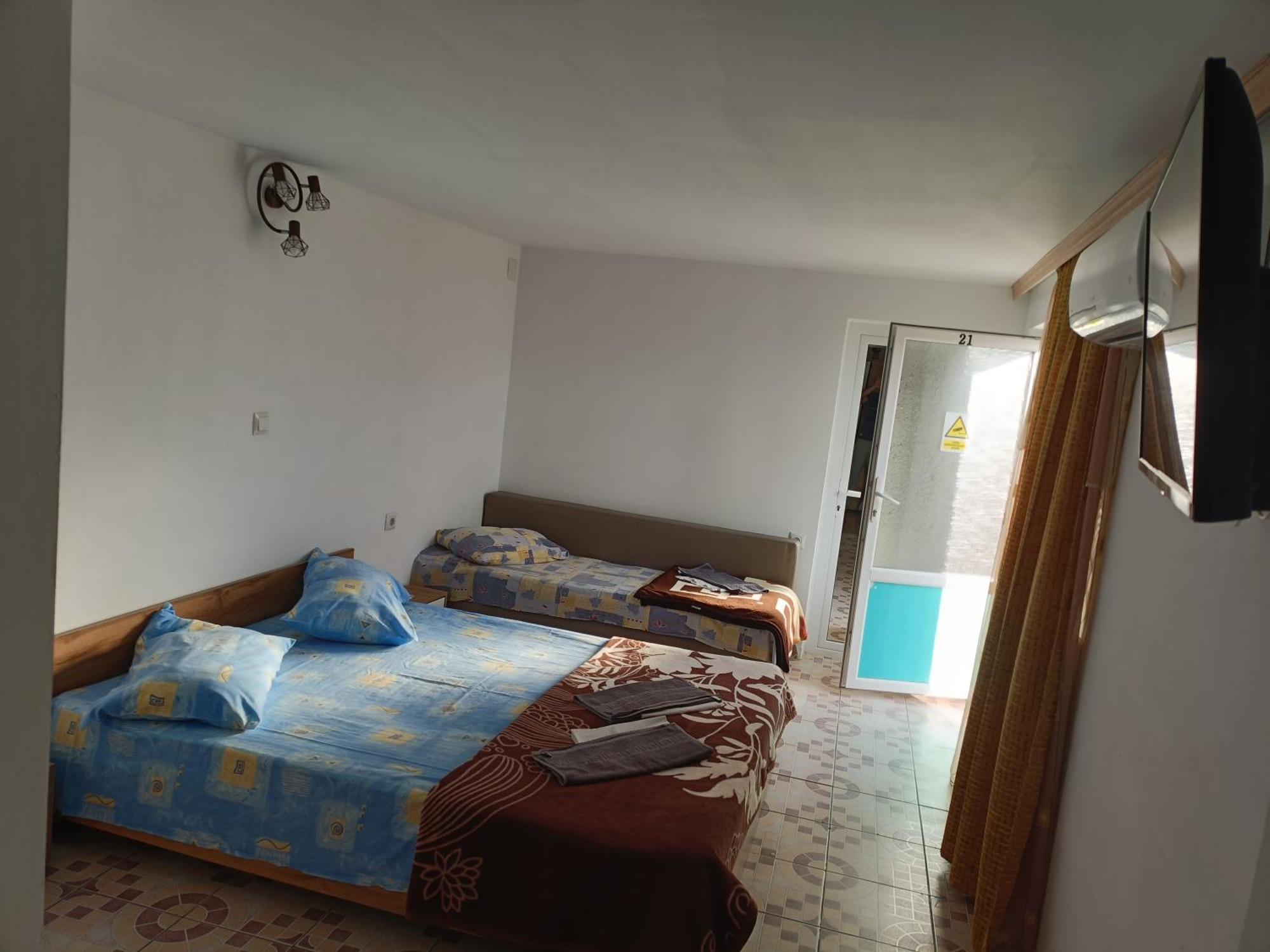 Triple Room,1675851193:JPEG
