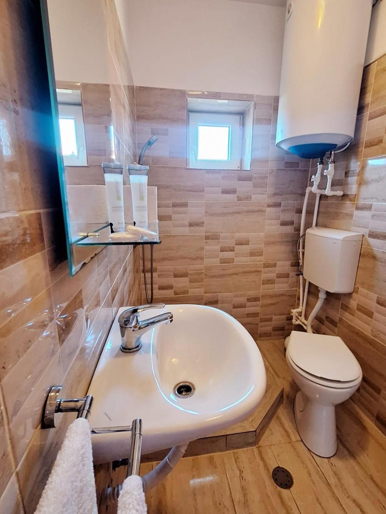 Double Room,1679647432:JPEG