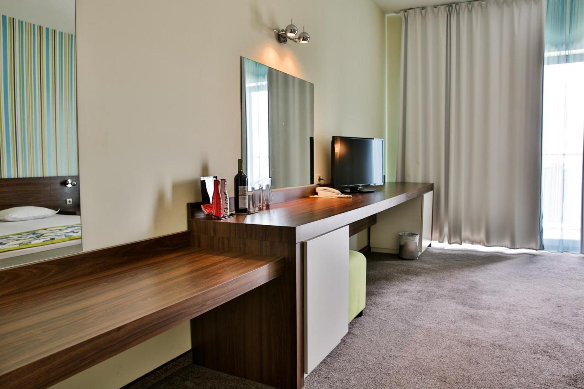 Standard Double Room,903123139:JPEG