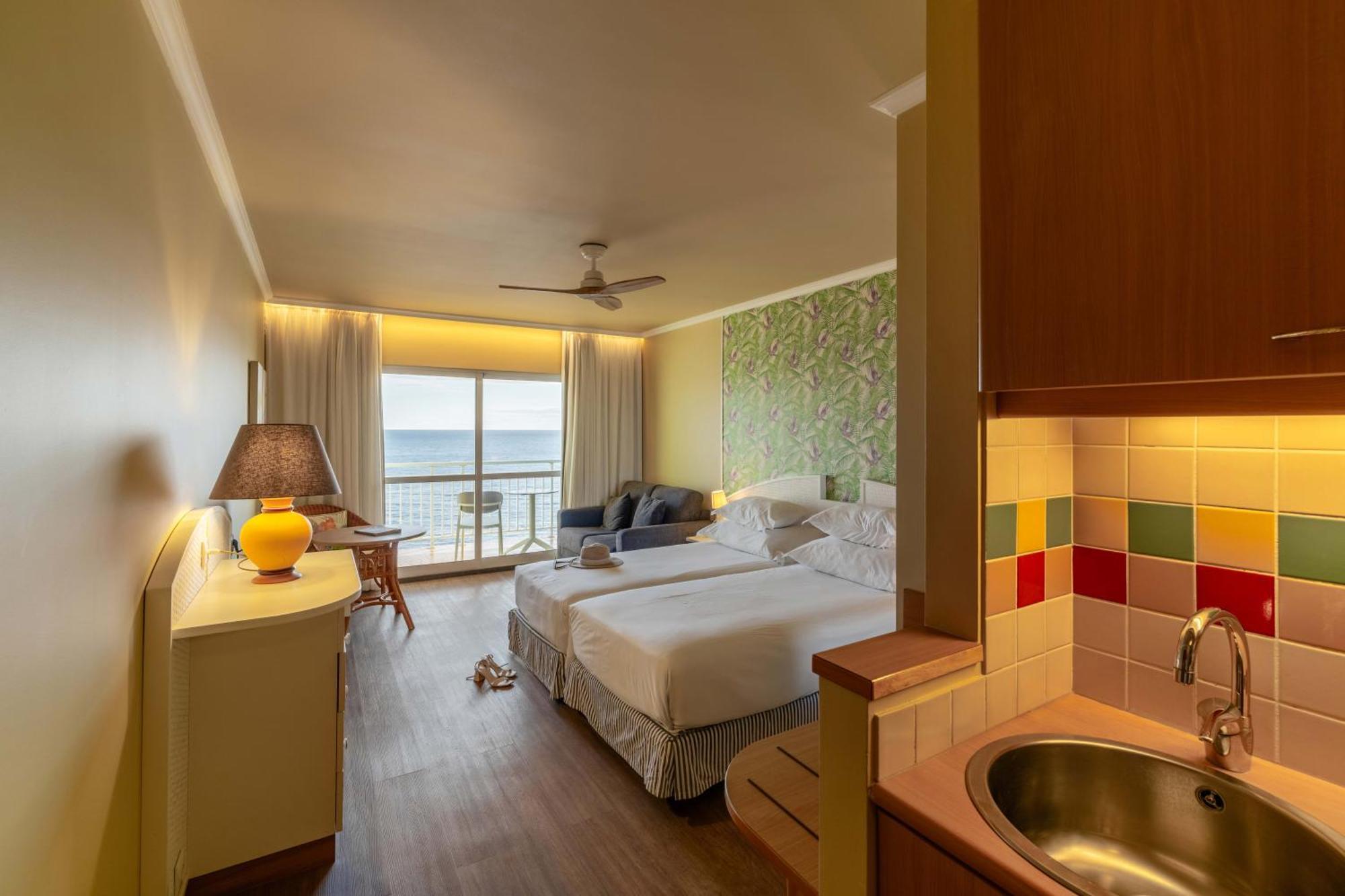 Studio Premium cu vedere la mare (2 adulți + 1 copil)