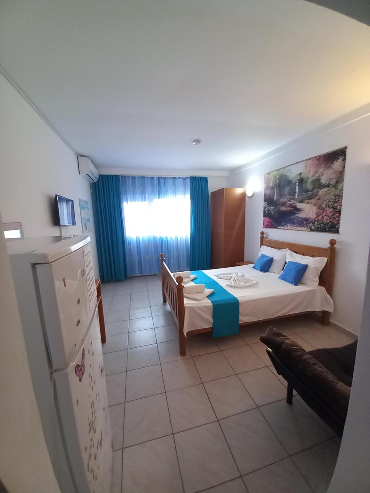 Cameră triplă