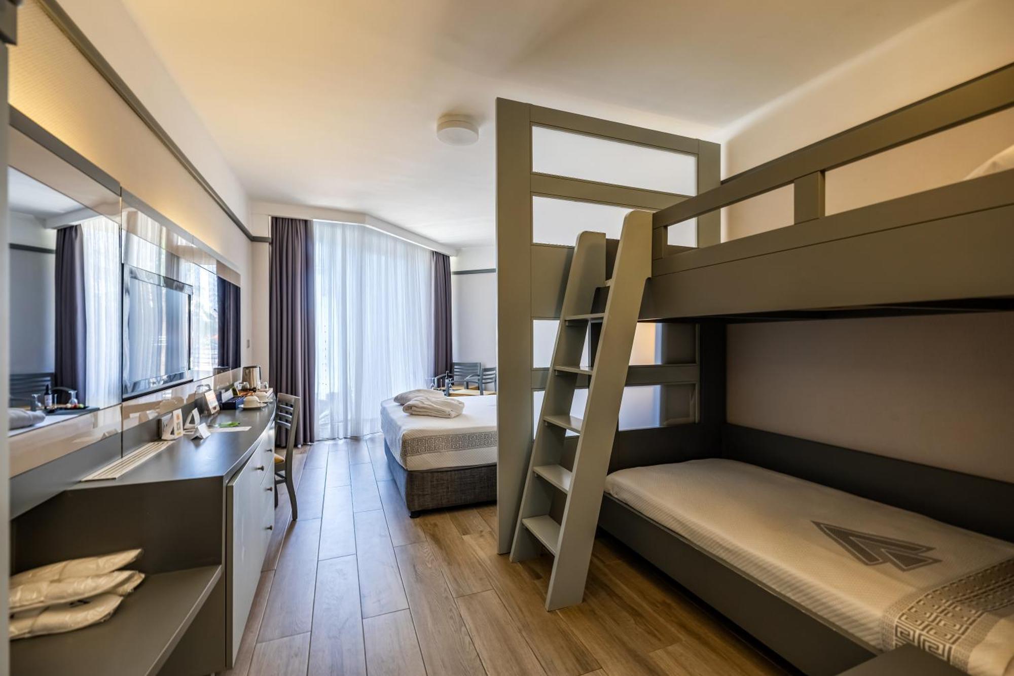Family Room Bunkbed,1699027441:JPEG