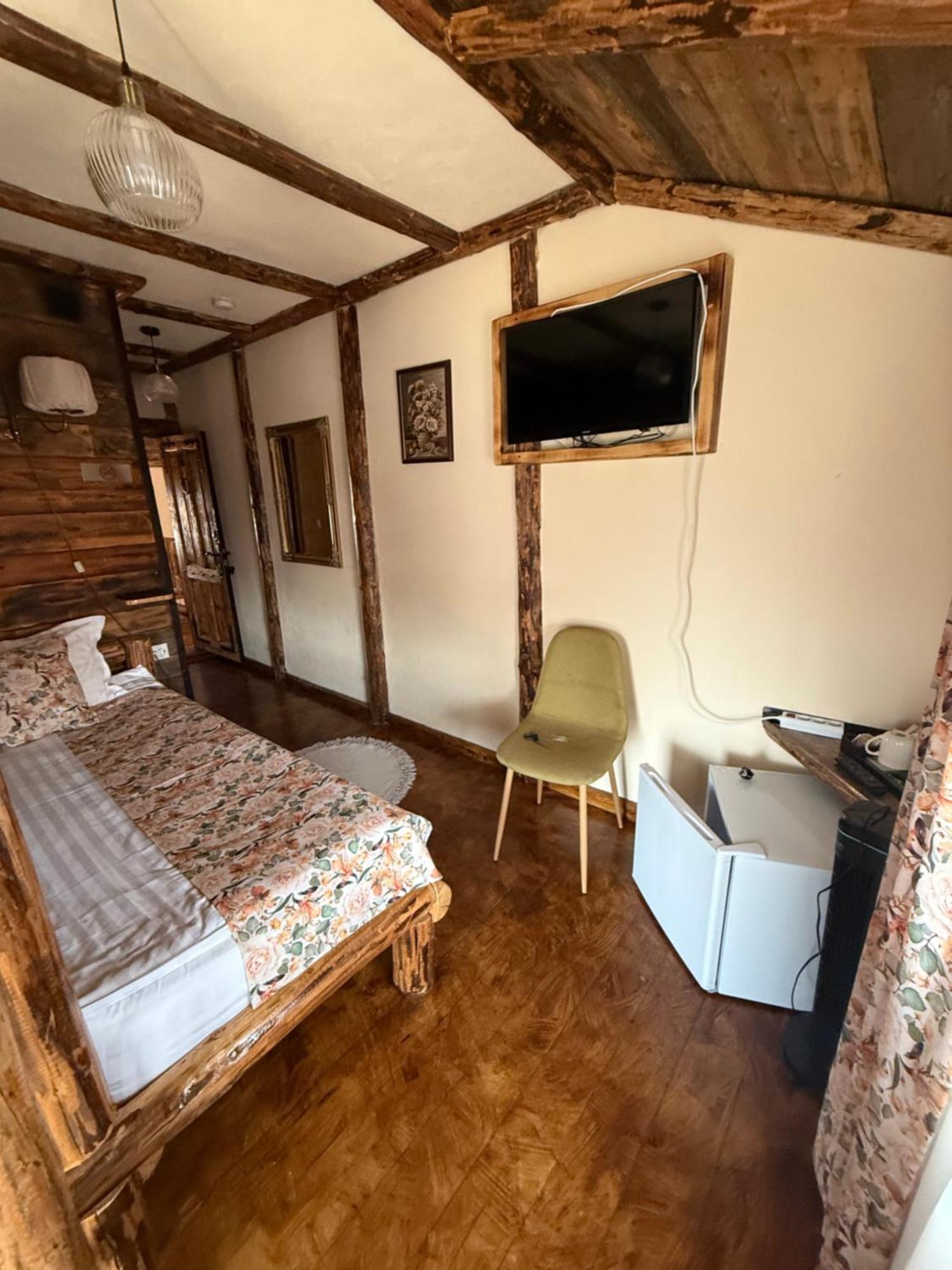 Cameră triplă cu balcon