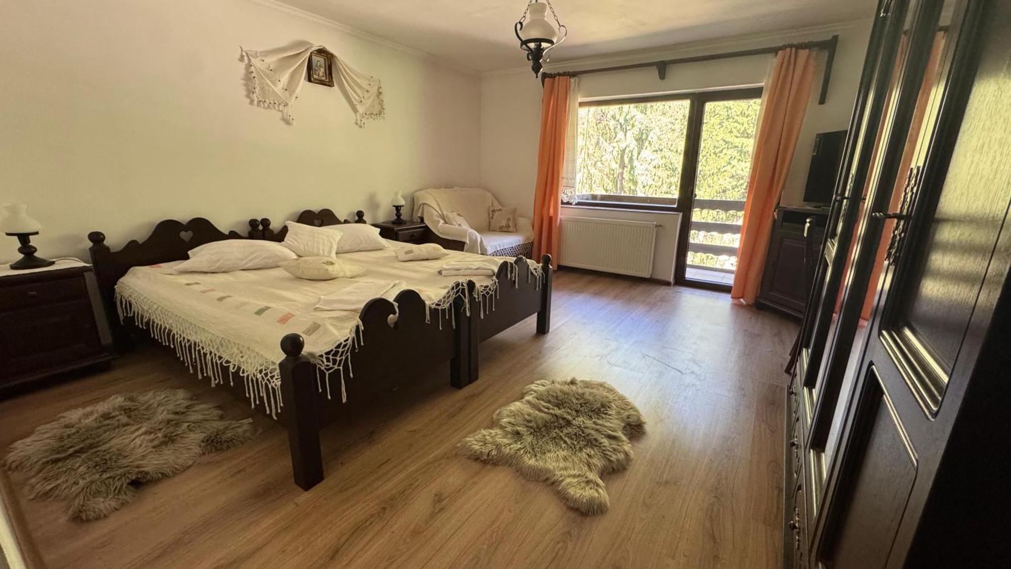 Standard Twin Room Sofa,1717108867:JPEG