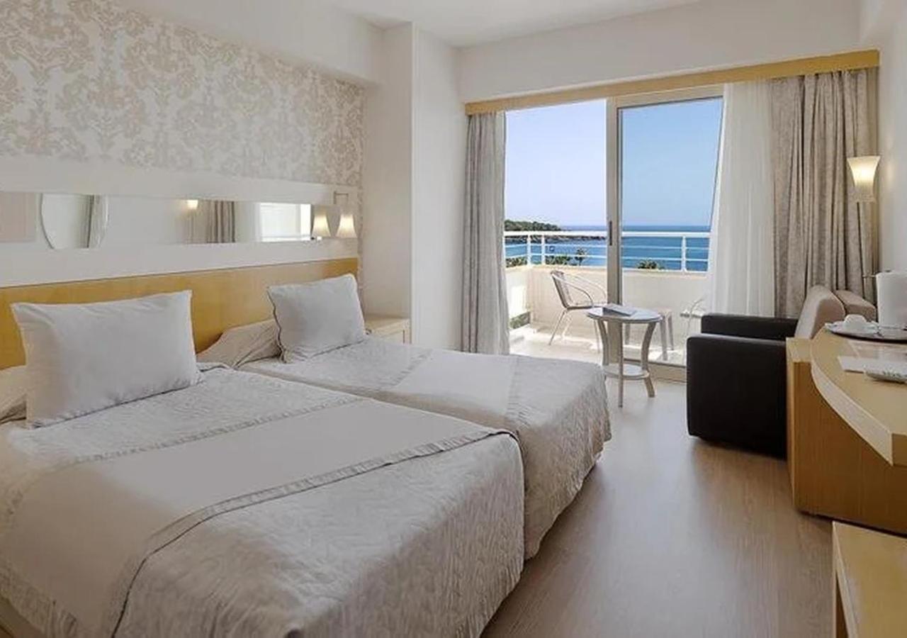 Cameră dublă sau twin standard cu vedere la mare