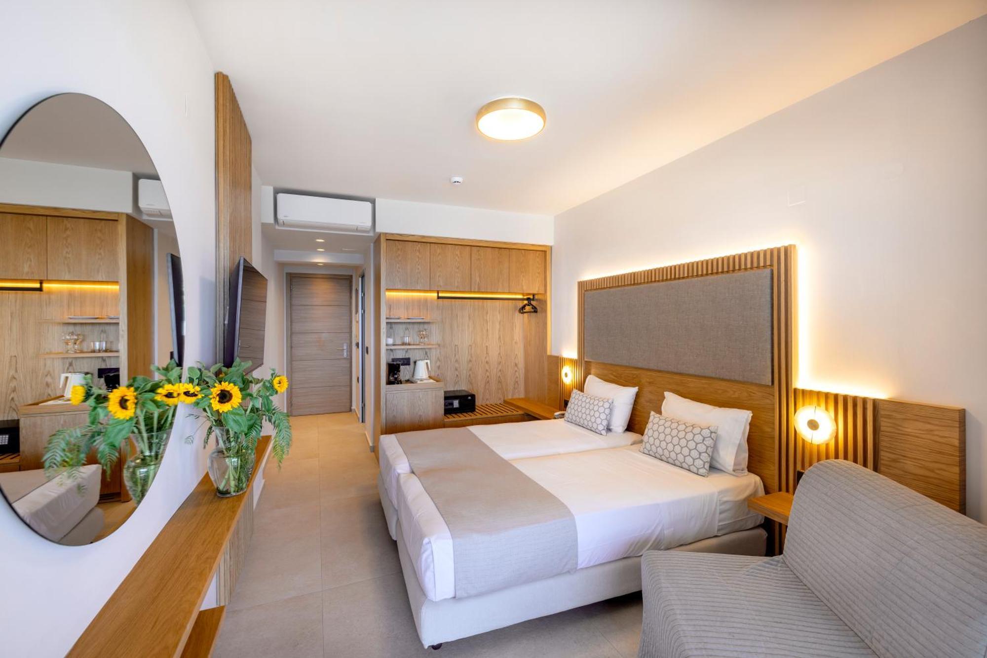 Superior Side Sea View Studio