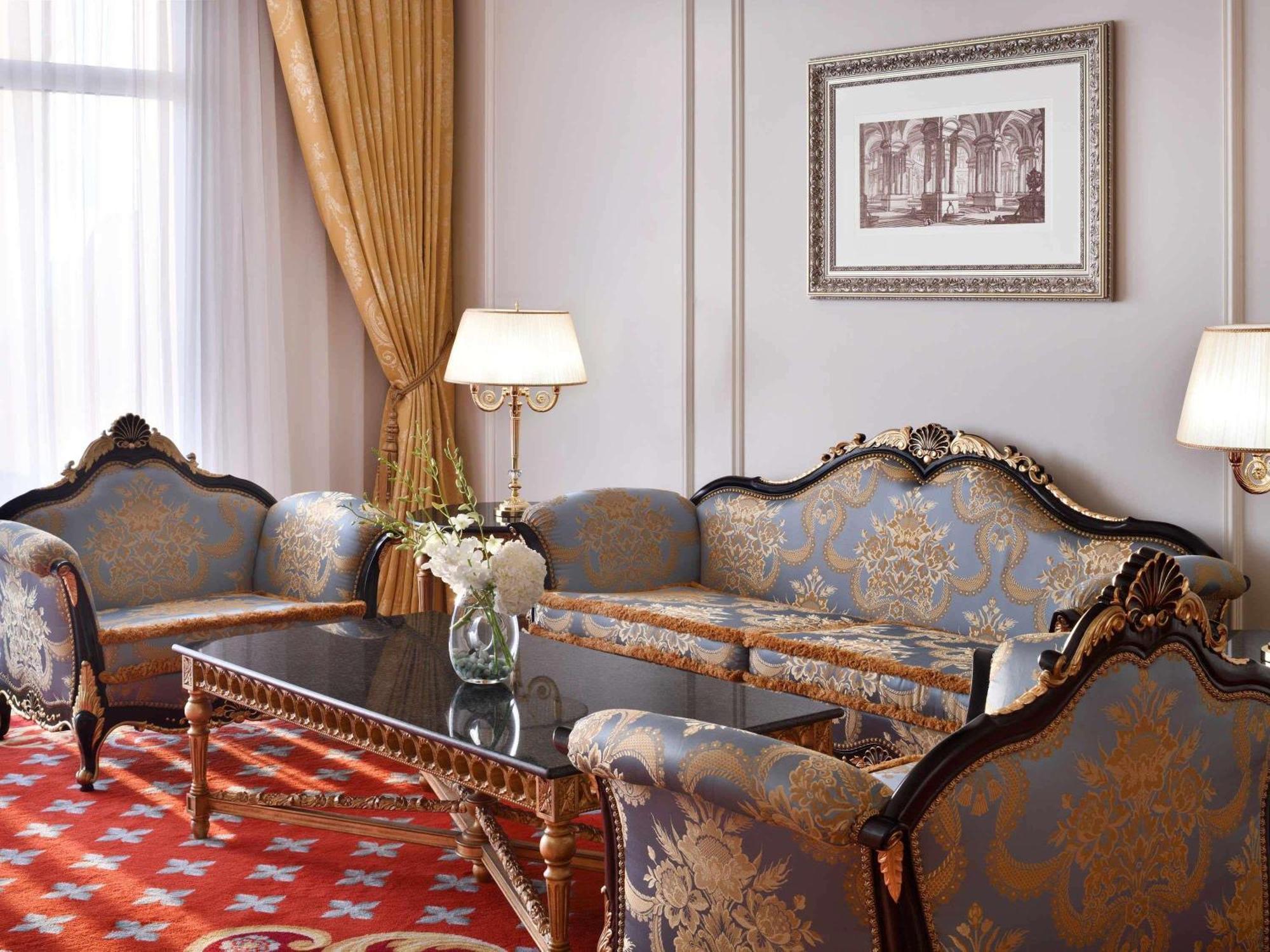 Suită prezidențială Raffles cu balcon și acces la lounge