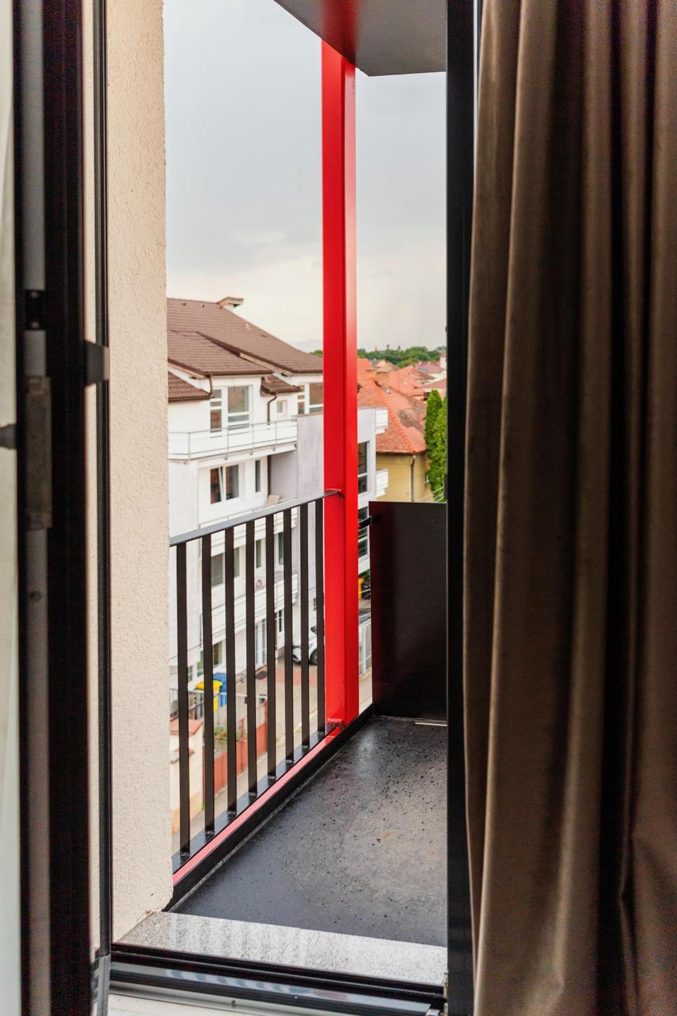 Cameră King cu balcon