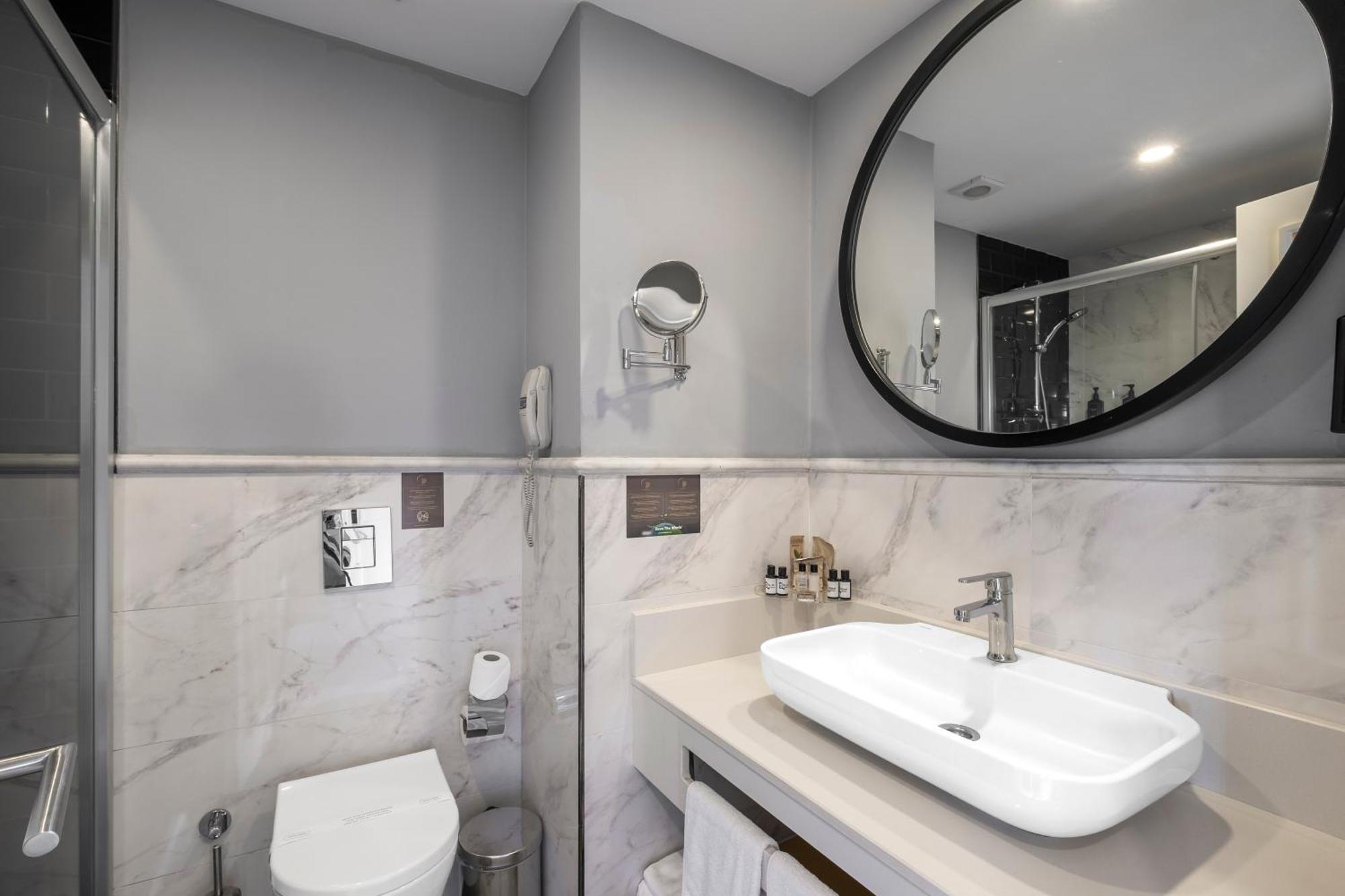 Standard Double or Twin Room,1747018158:JPEG