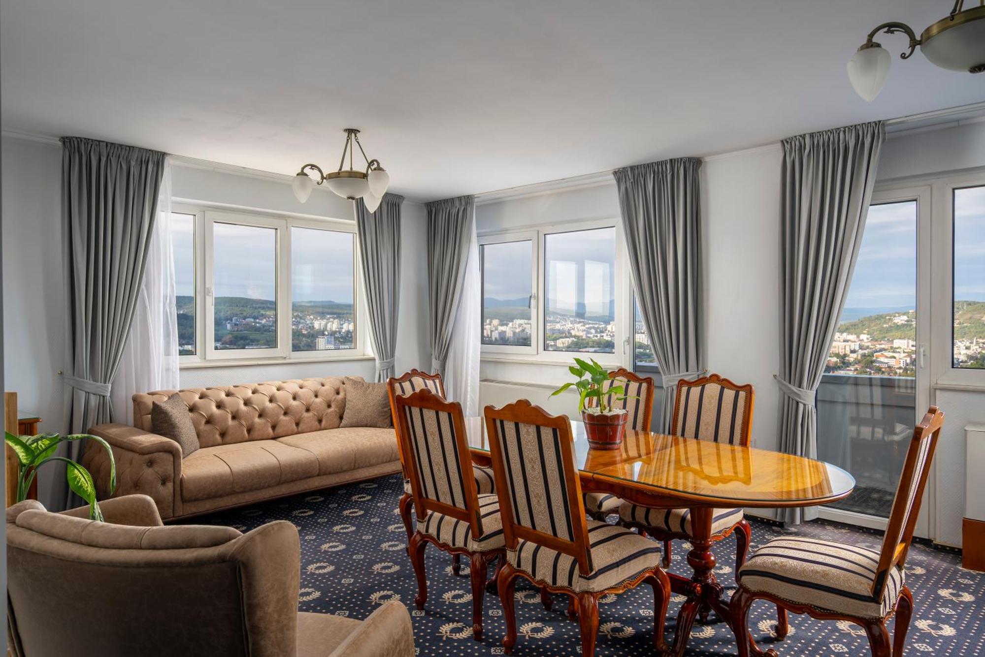 One-Bedroom Suite,1769537031:JPEG