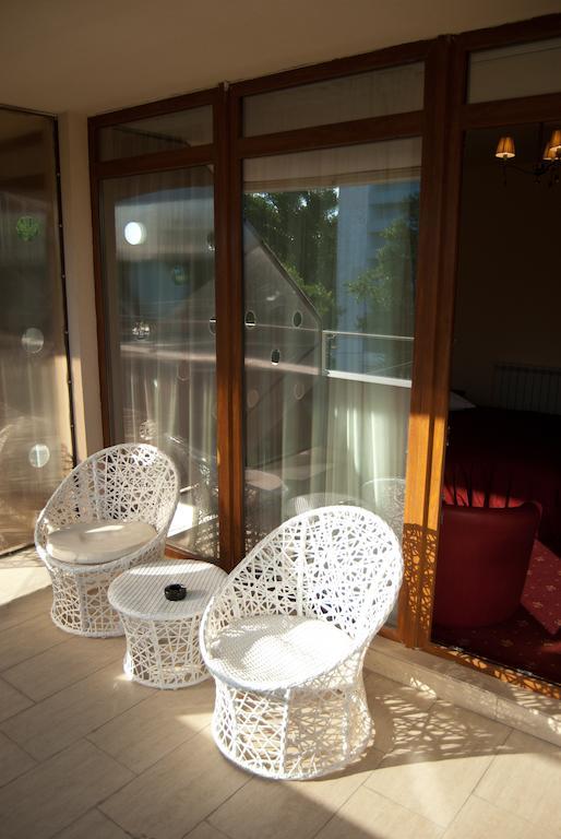 Cameră dublă cu balcon și vedere la promenadă
