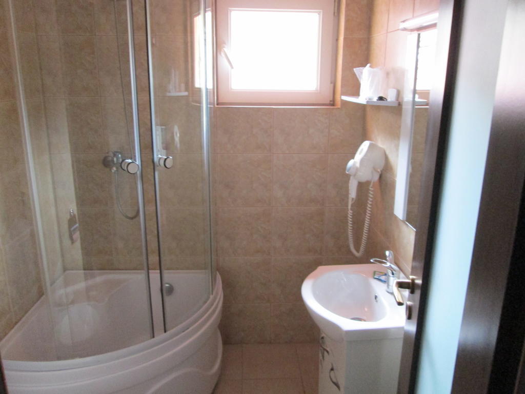 Suită cu 2 dormitoare, cu balcon