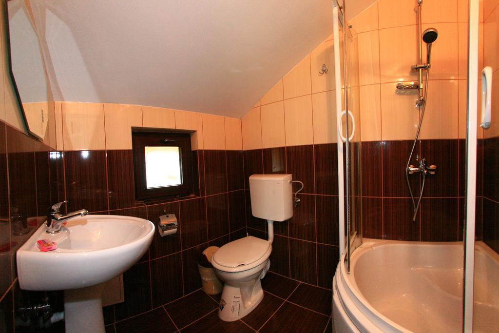 Triple Room,363082762:JPEG