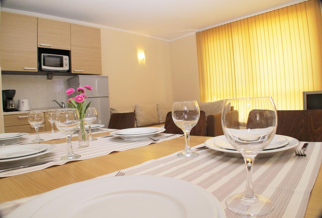 Apartament cu 2 dormitoare şi vedere la mare