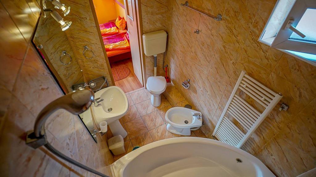 Triple Room with Balcony,1037564341:JPEG