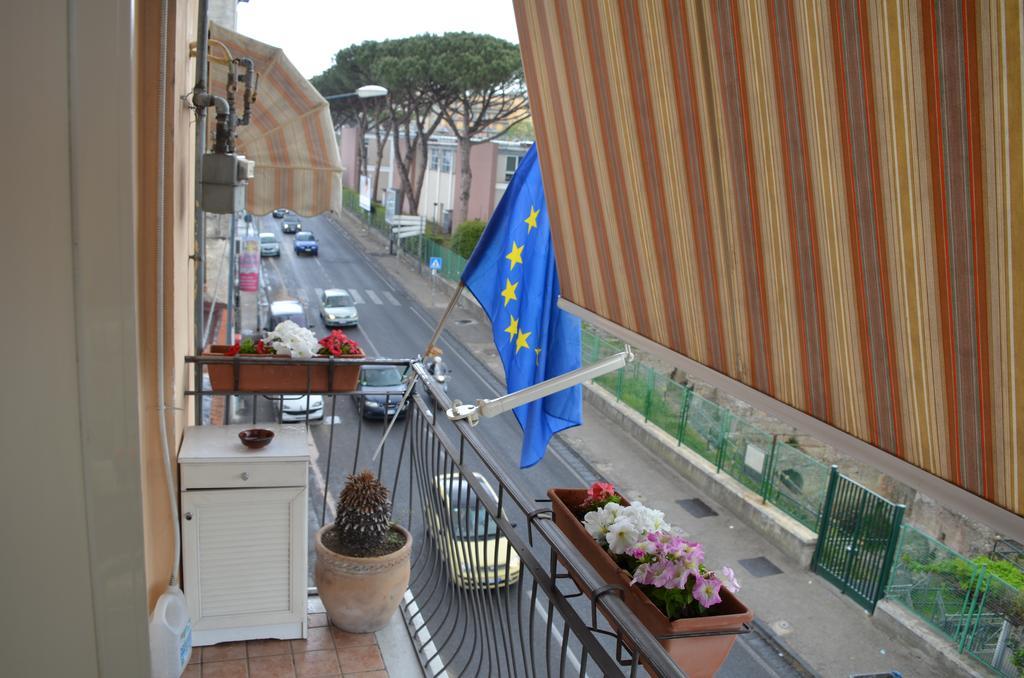 Cameră dublă sau twin Deluxe cu balcon.