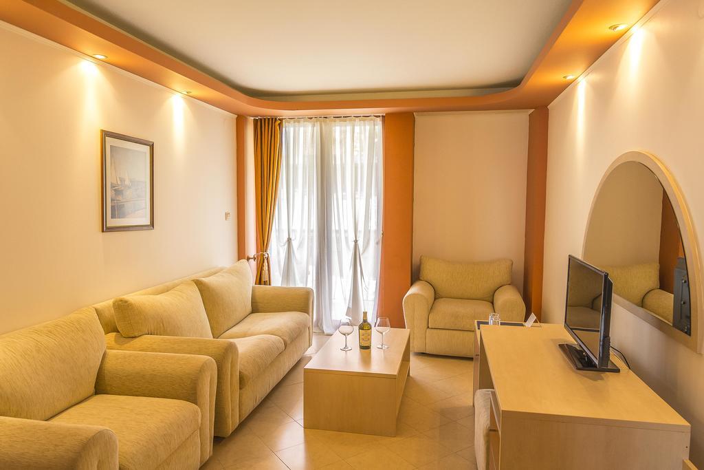 Suită cu 2 dormitoare, cu balcon