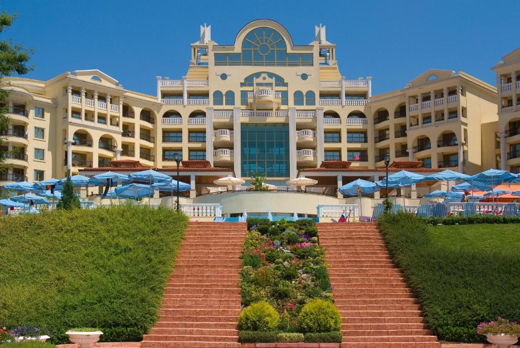 Suită Junior cu vedere la piscină - acces gratuit la plajă